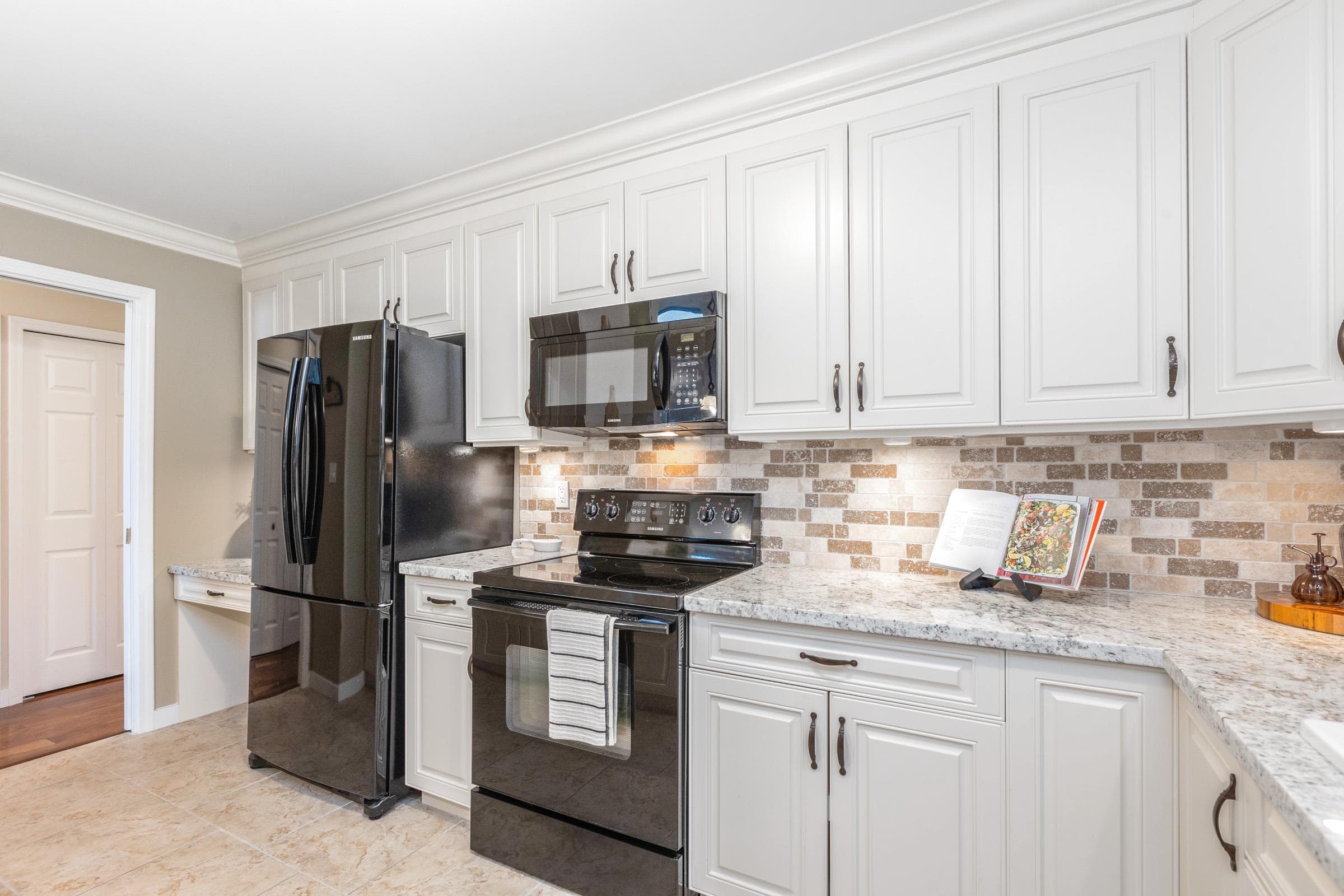 304 - 1351 Vidal Street, White Rock, V4B 5G7 — photo 5