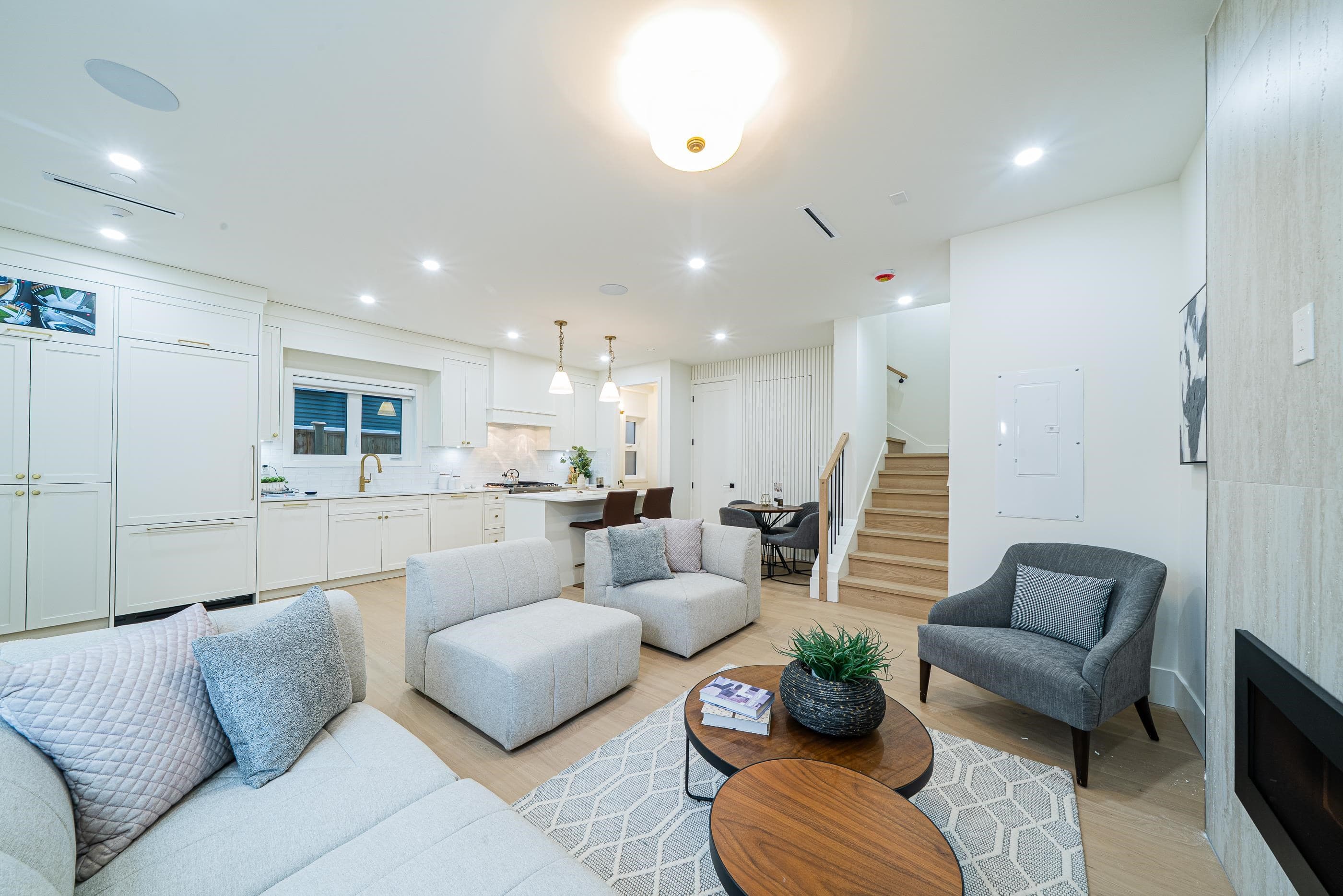 3460 Welwyn Street, Vancouver, V5N 3Y7 — photo 5