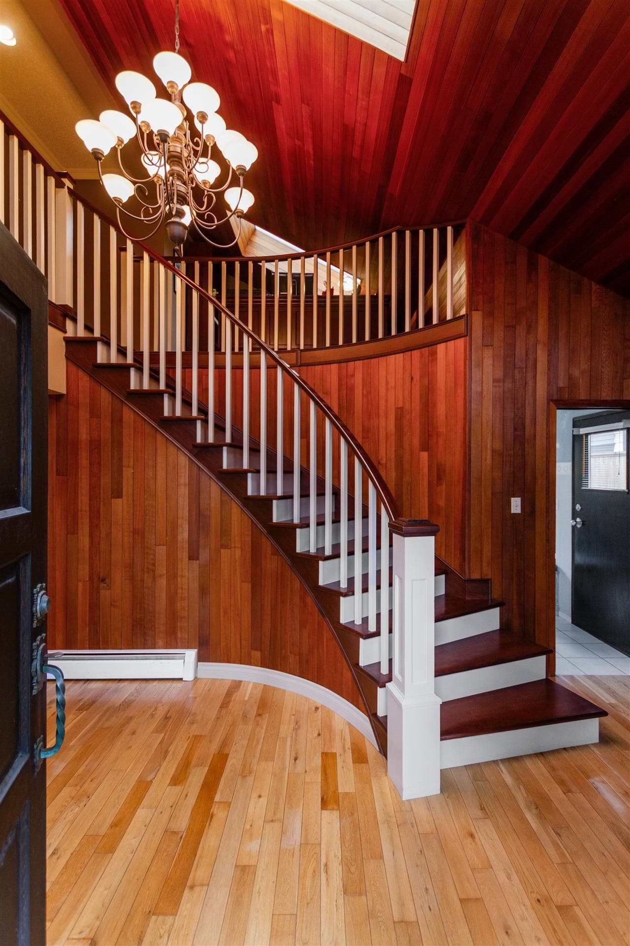 6785 Lochdale Street, Burnaby, V5B 2M9 — photo 3