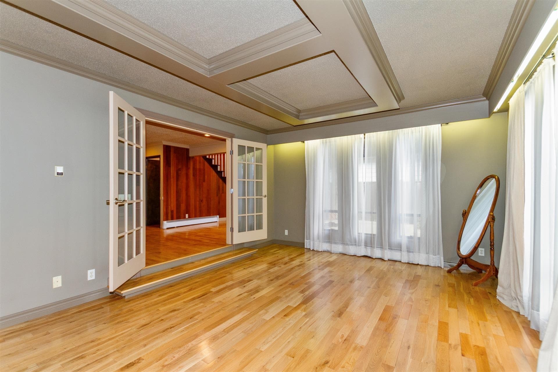 6785 Lochdale Street, Burnaby, V5B 2M9 — photo 5