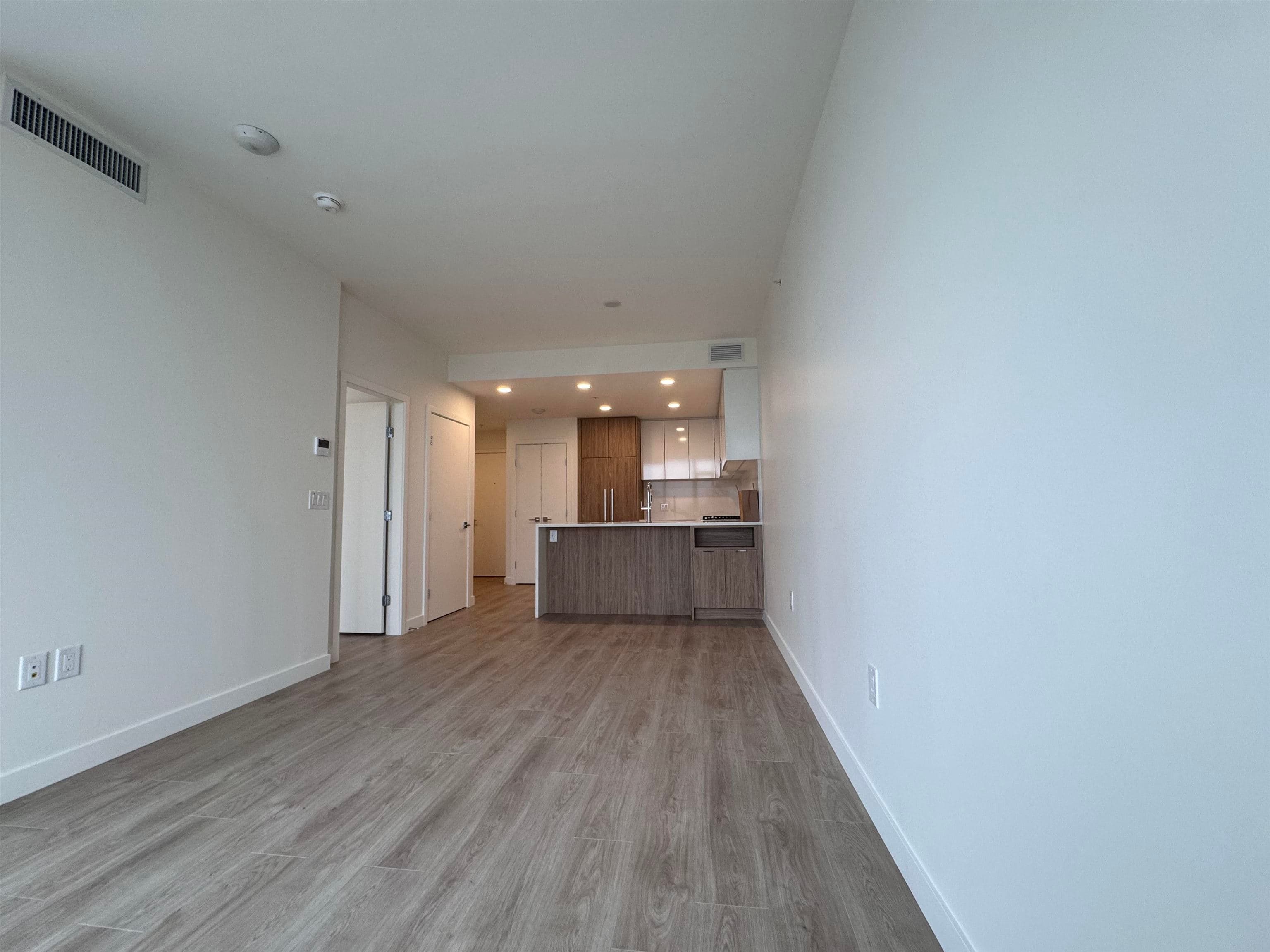 1605 - 7728 Park Crescent, Burnaby, V3N 0J4 — photo 2