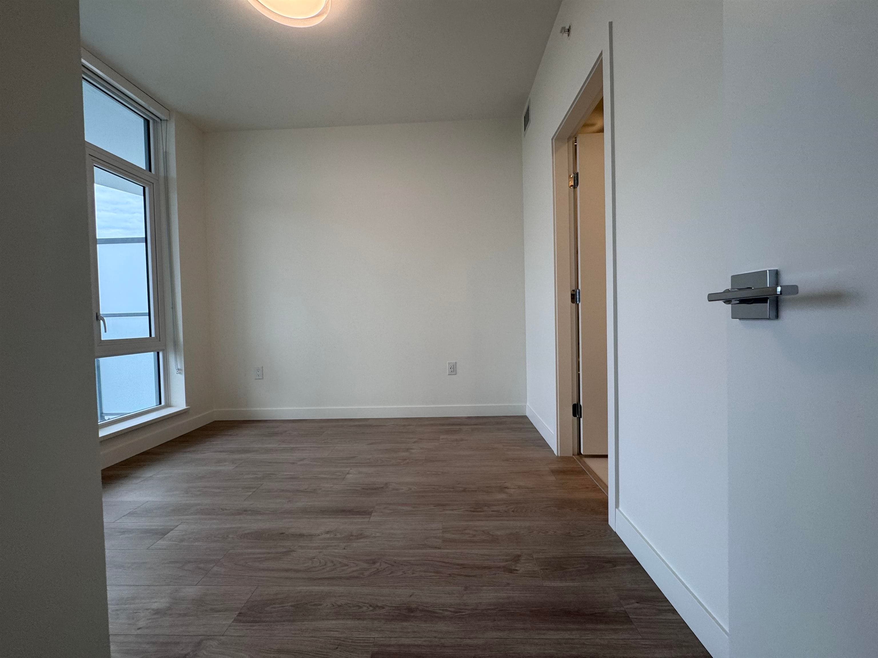 1605 - 7728 Park Crescent, Burnaby, V3N 0J4 — photo 5