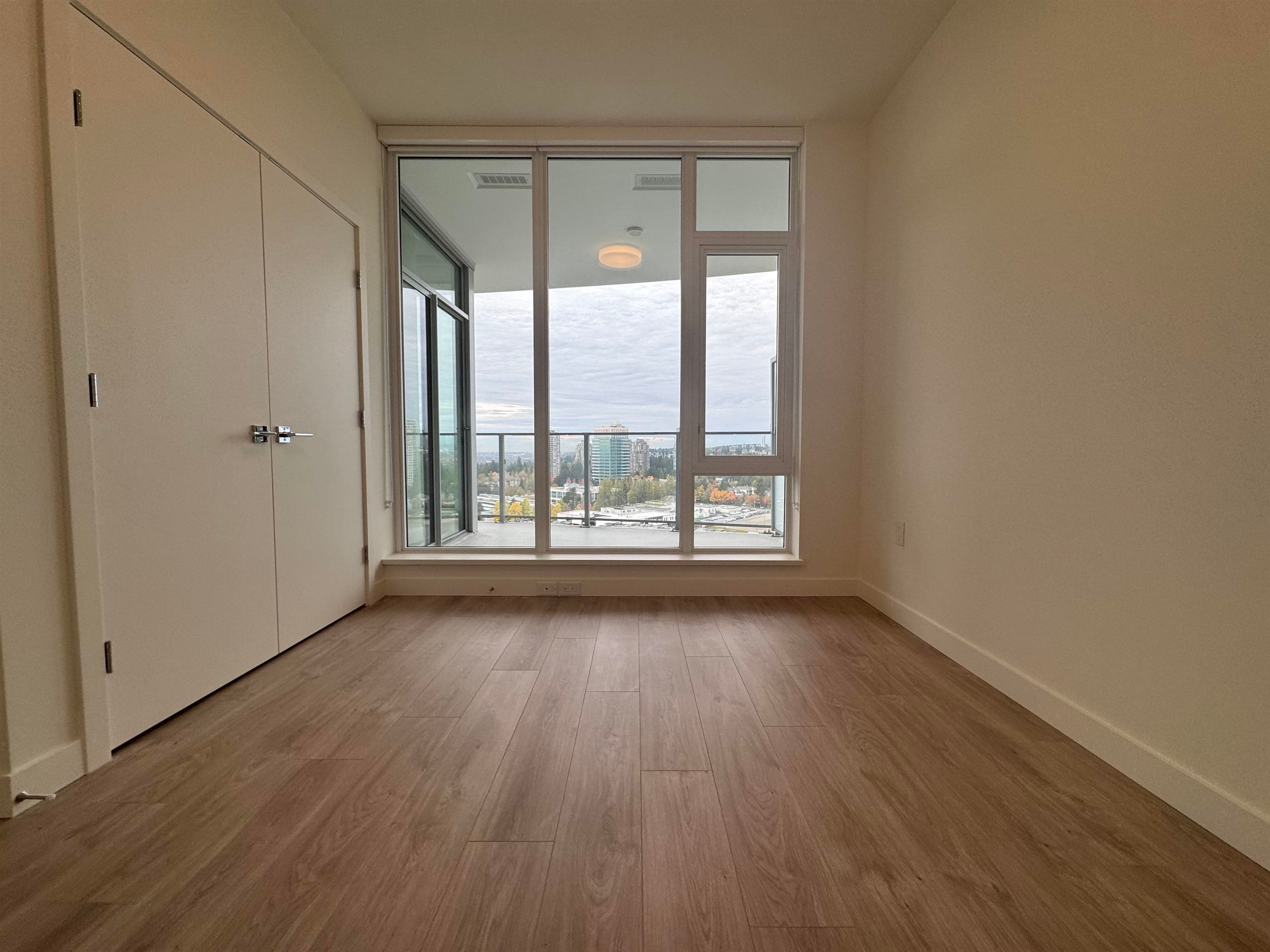 1605 - 7728 Park Crescent, Burnaby, V3N 0J4 — photo 4