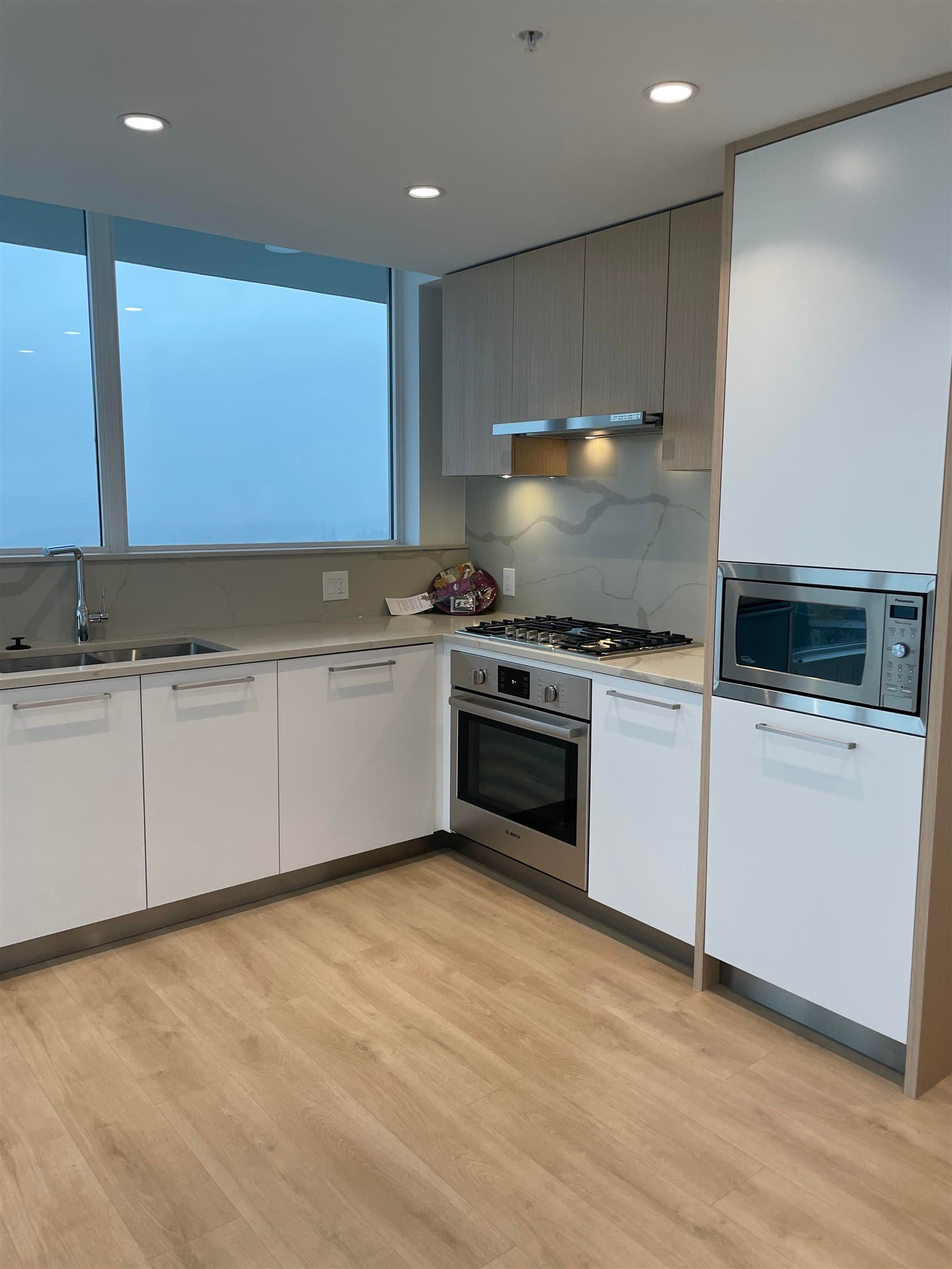1609 - 567 Clarke Road, Coquitlam, V3J 0K7 — photo 2