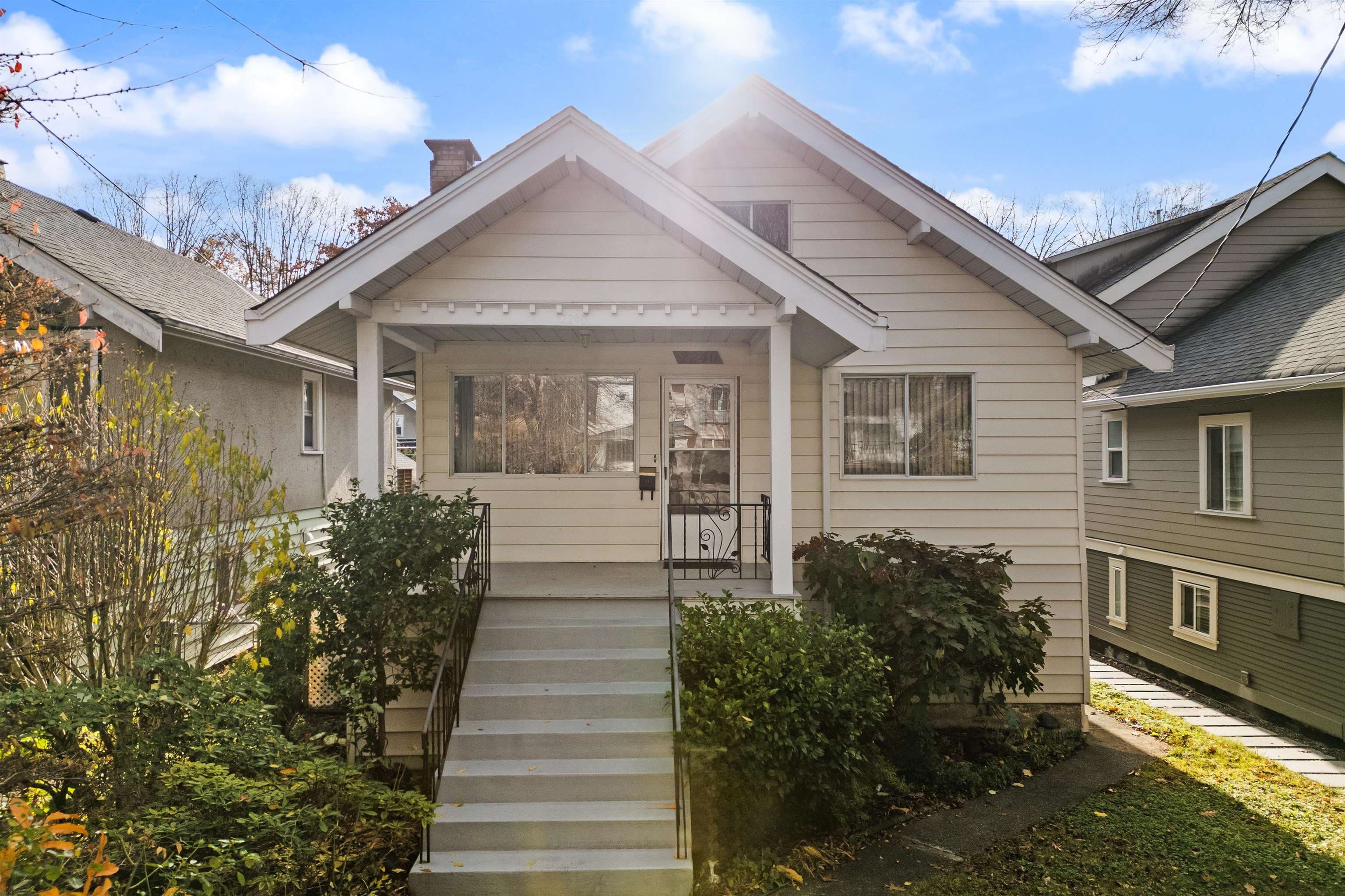 2240 E 6th Avenue, Vancouver