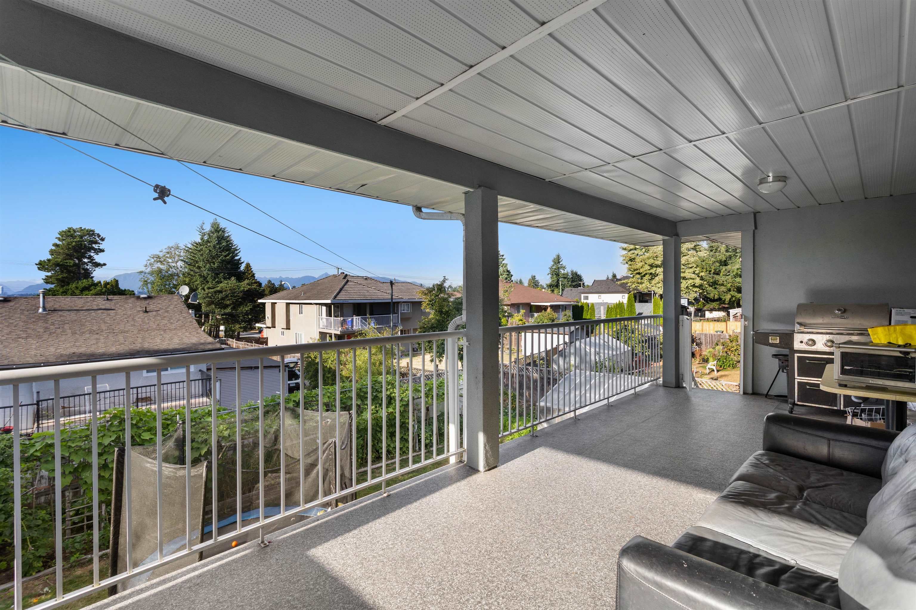 12185 98a Avenue, Surrey, V3V 7S5 — photo 2