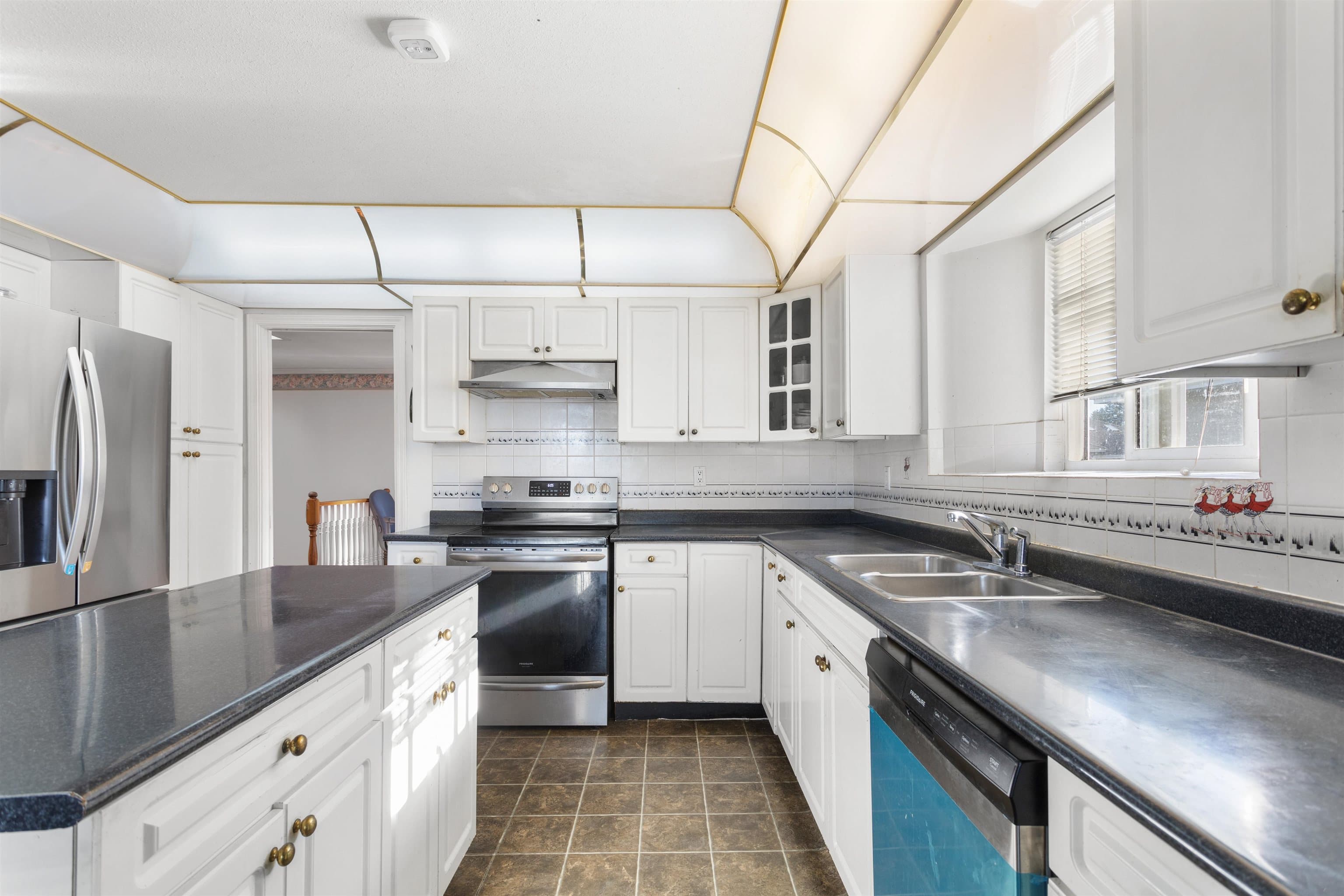 12185 98a Avenue, Surrey, V3V 7S5 — photo 4