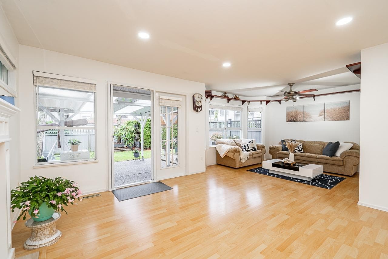 104 - 10538 153 Street, Surrey, V3R 0G6 — photo 1