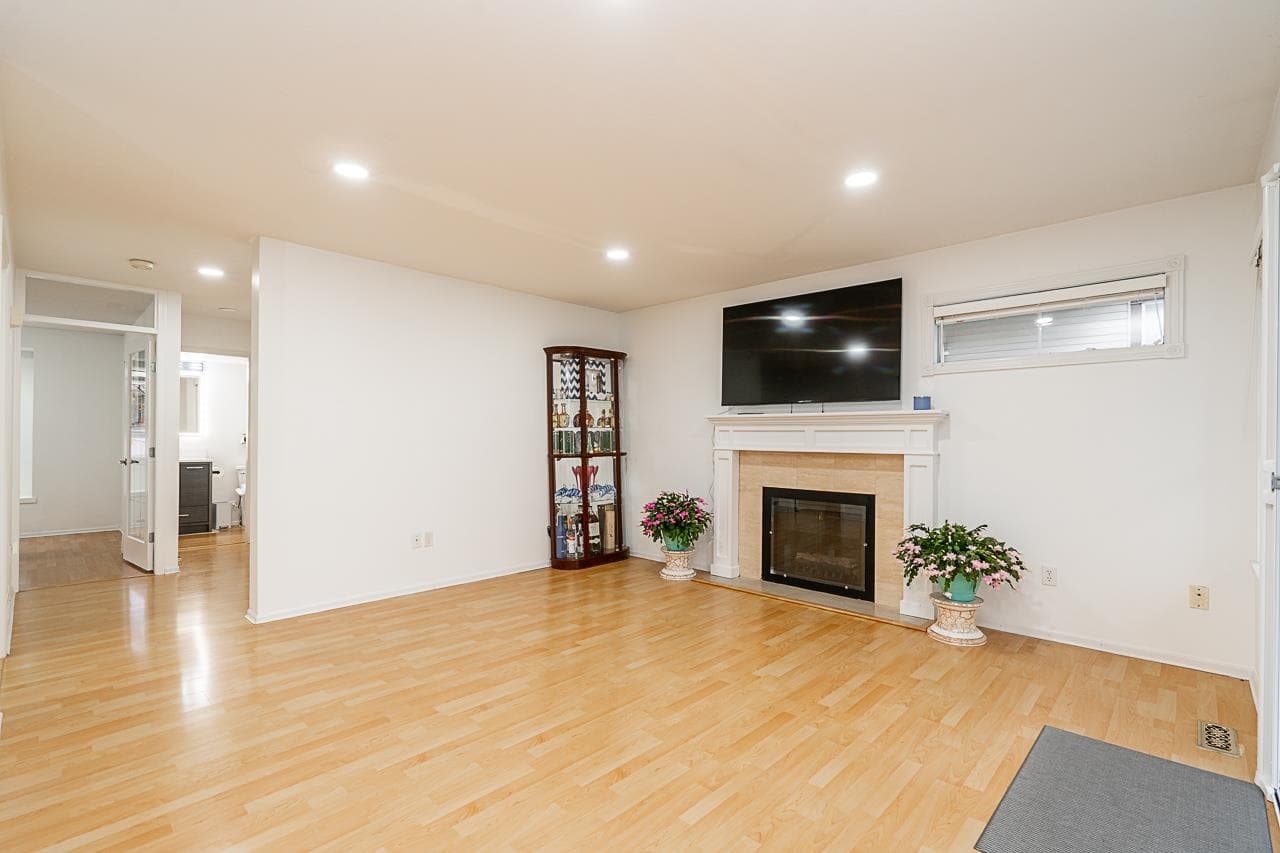 104 - 10538 153 Street, Surrey, V3R 0G6 — photo 4