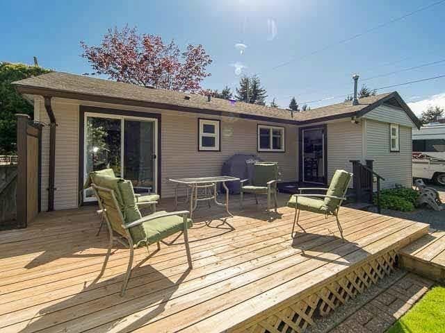 15661 Roper Avenue, White Rock, V4B 2G9 — photo 2