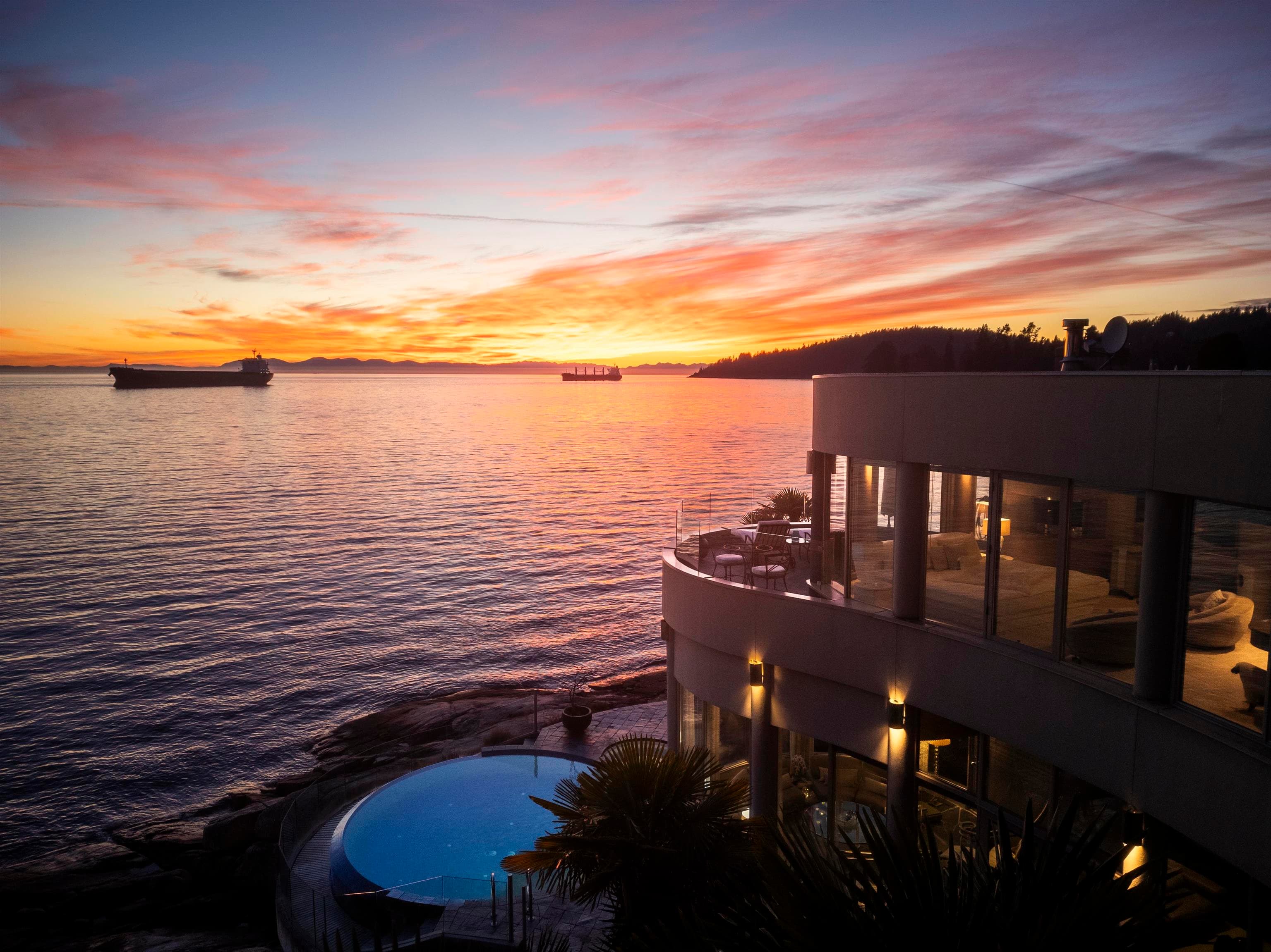 3912 Marine Drive, West Vancouver