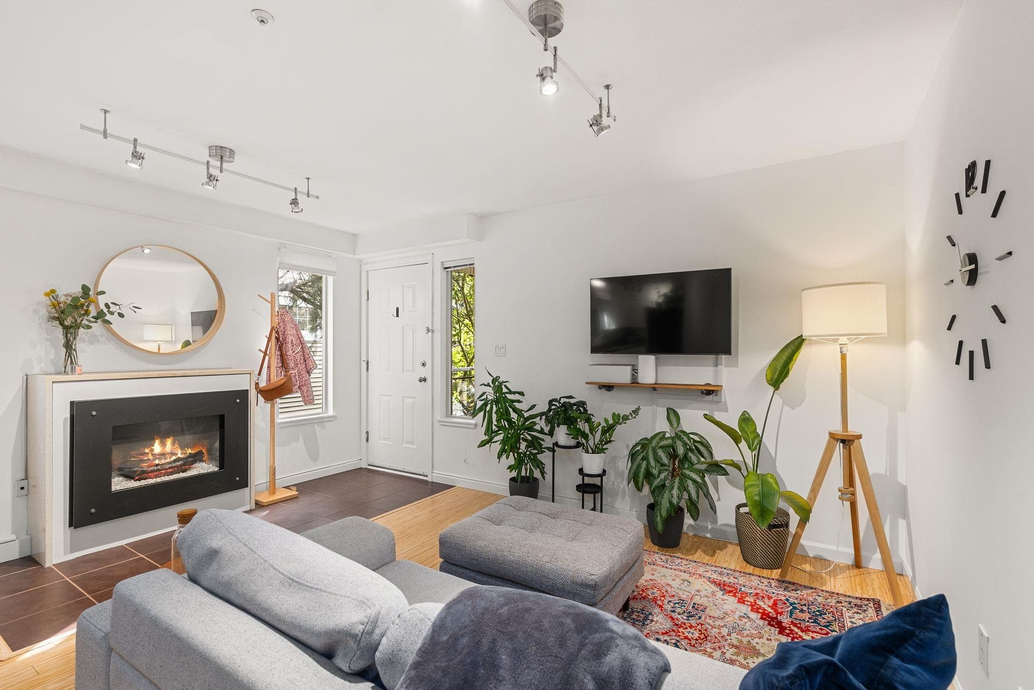 203 - 755 W 15th Avenue, Vancouver