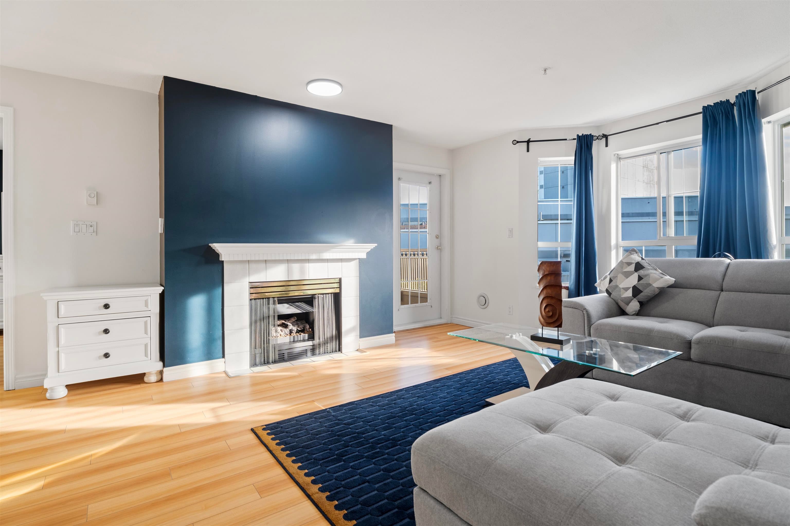 318 - 15268 105 Avenue, Surrey, V3R 0W8 — photo 2