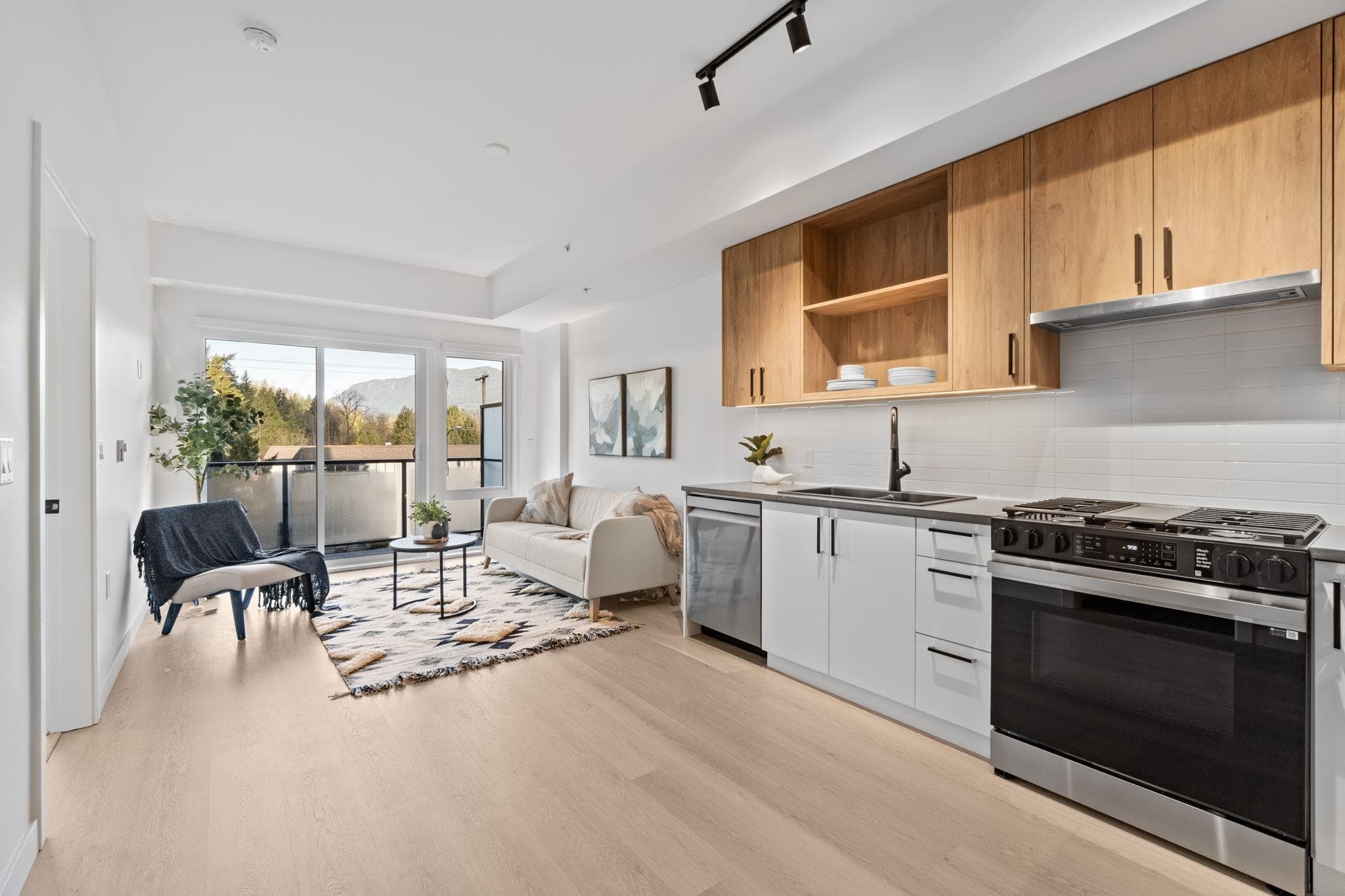 105 - 1100 Clarke Road, Port Moody, V6M 4B9 — photo 2