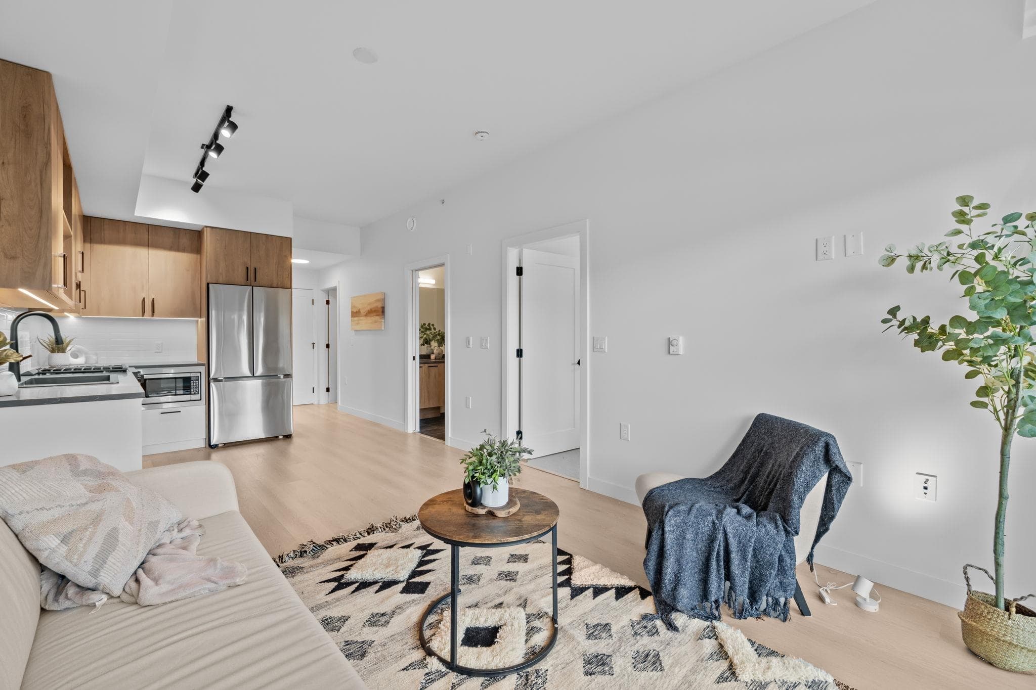 105 - 1100 Clarke Road, Port Moody, V6M 4B9 — photo 4