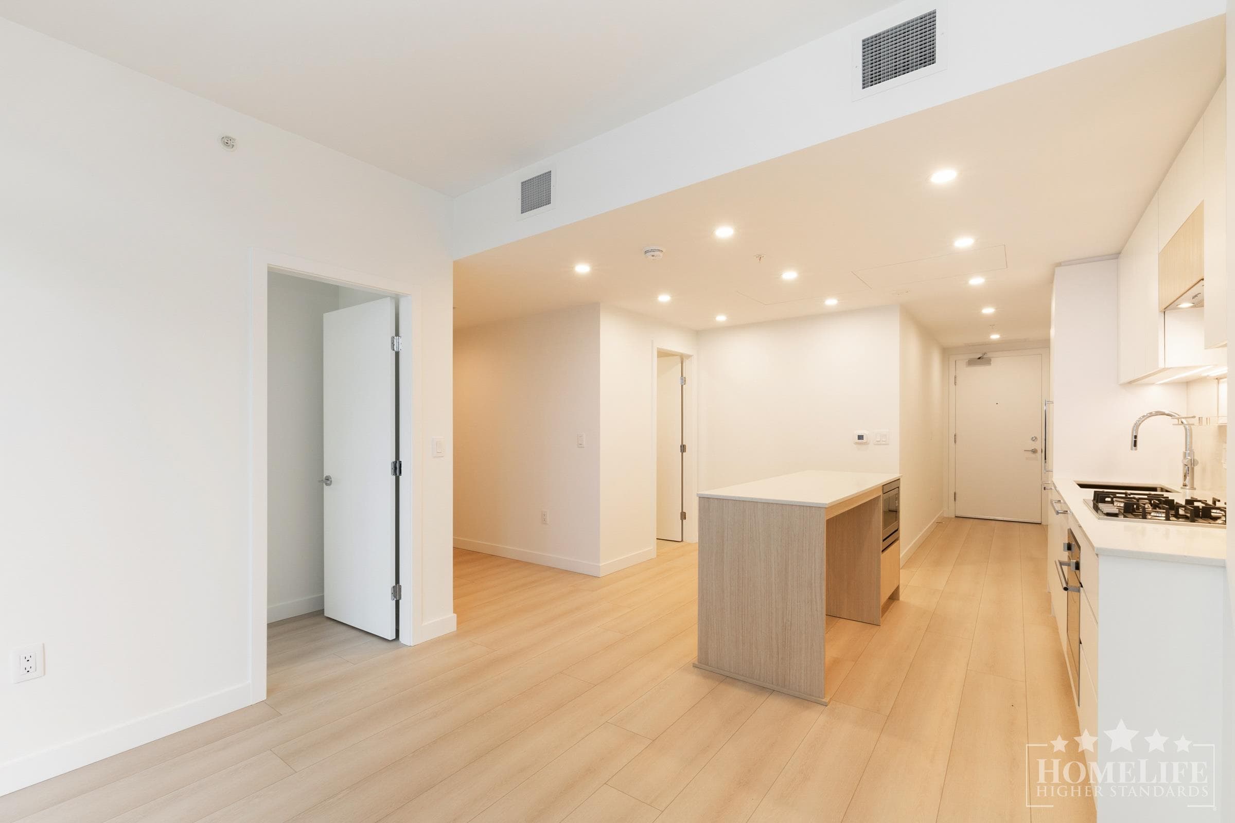 711 - 13573 98a Avenue, Surrey, V3T 0X1 — photo 4