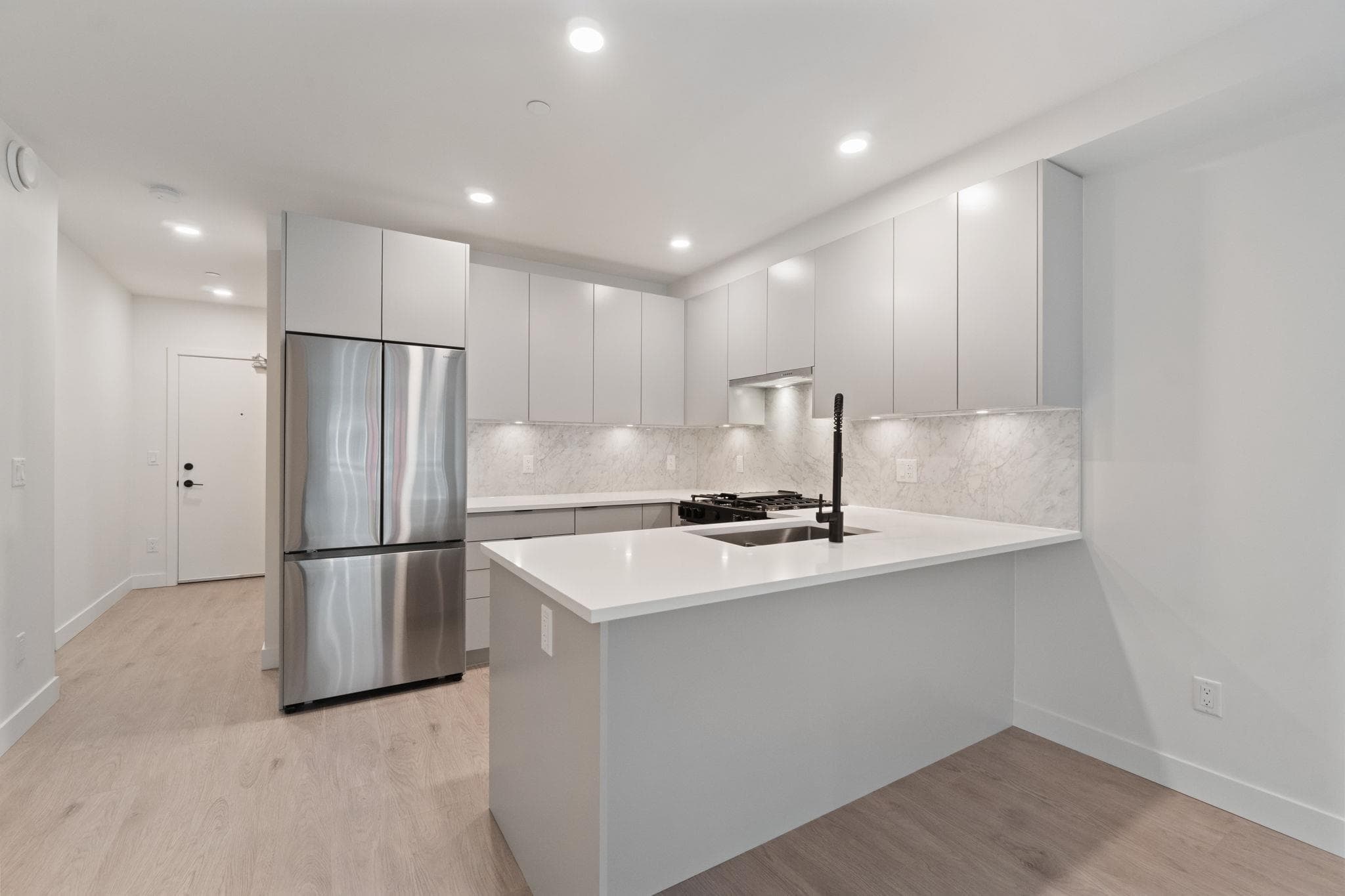 418 - 13258 105 Avenue, Surrey, V3T 1Z2 — photo 2