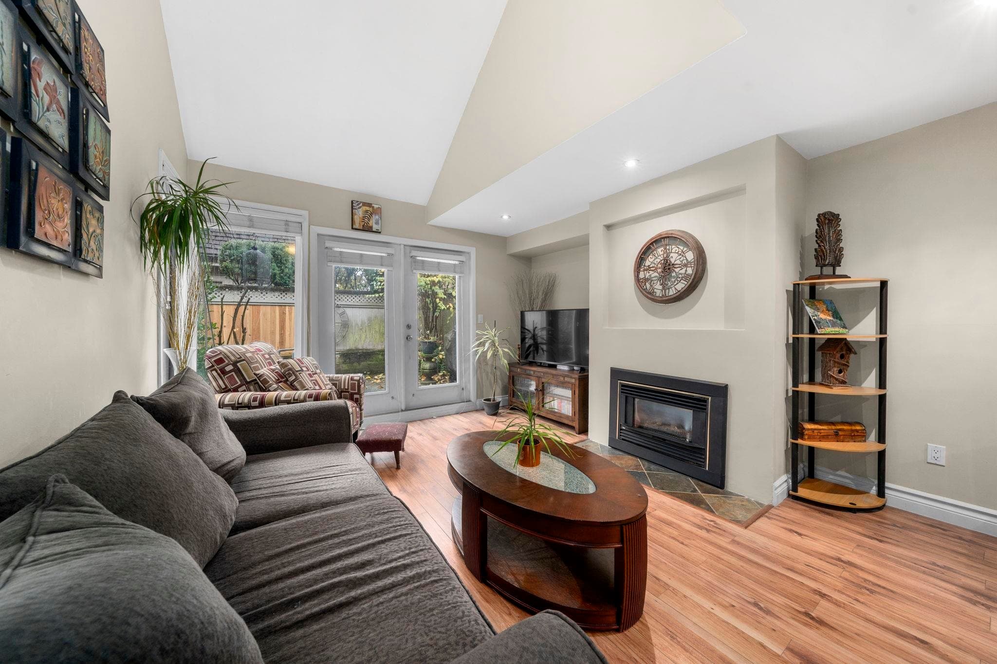 6 - 230 W 15th Street, North Vancouver, V7M 1S2 — photo 2