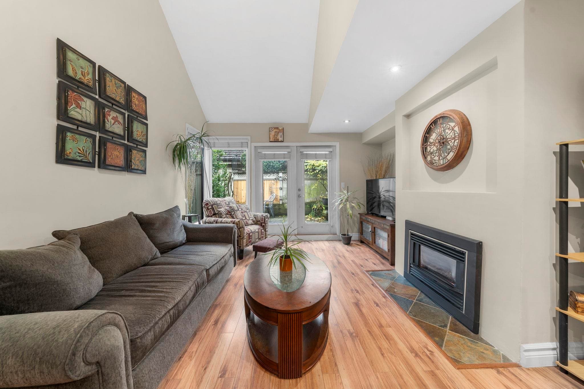 6 - 230 W 15th Street, North Vancouver — sold
