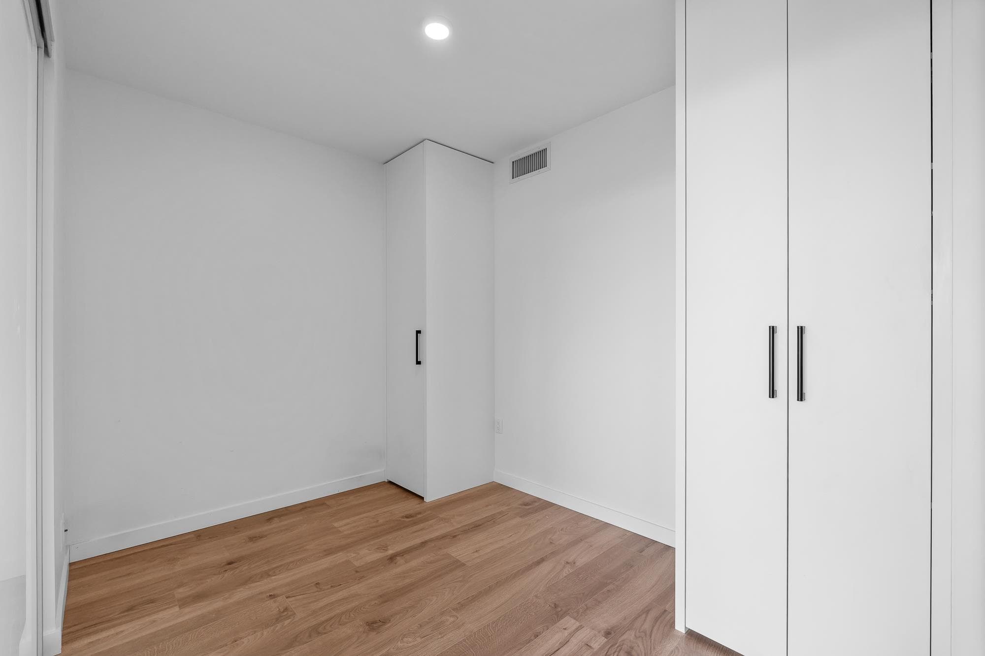 403 - 10448 University Drive, Surrey, V3T 0S7 — photo 4