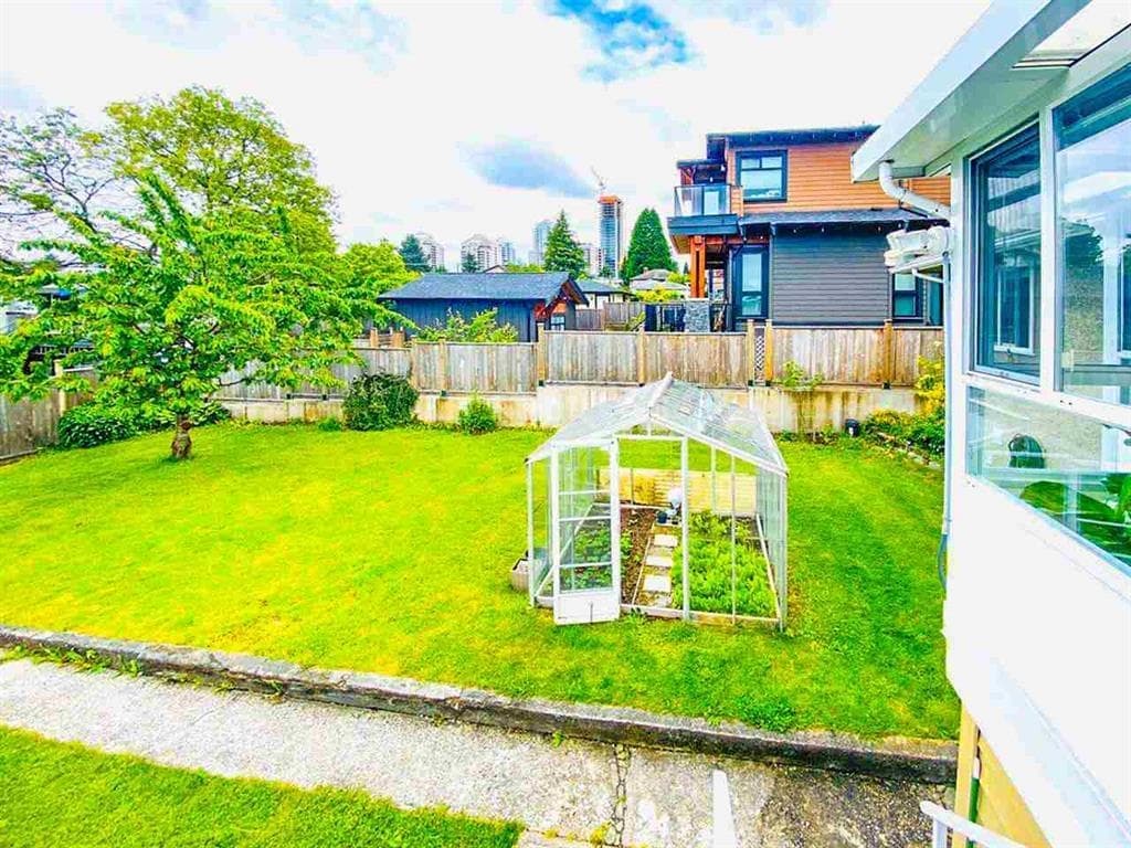 5662 Booth Avenue, Burnaby, V5H 3A7 — photo 5