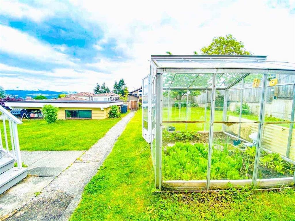 5662 Booth Avenue, Burnaby, V5H 3A7 — photo 4