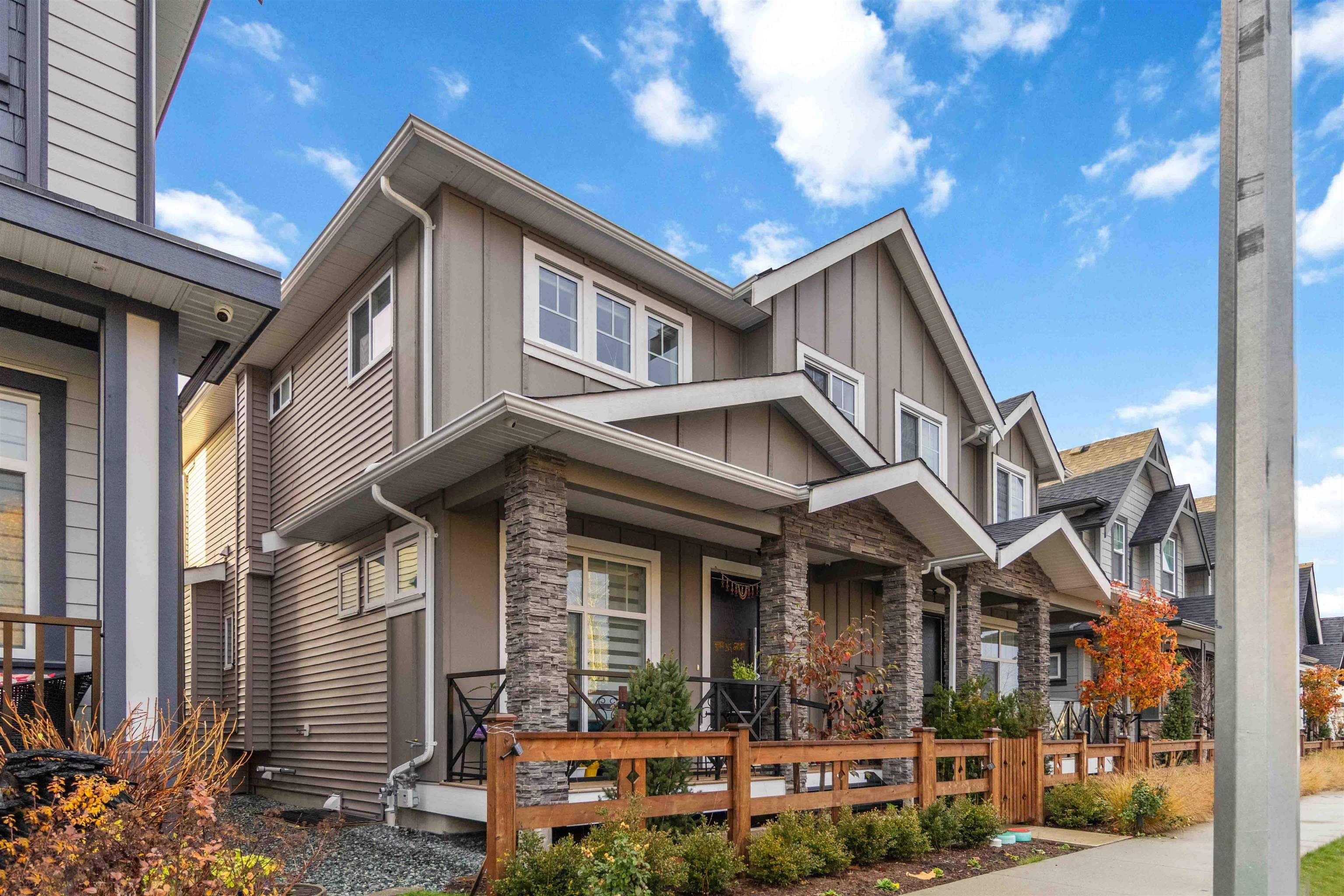 7381 197 Street, Langley, V2Y 3R5 — photo 1
