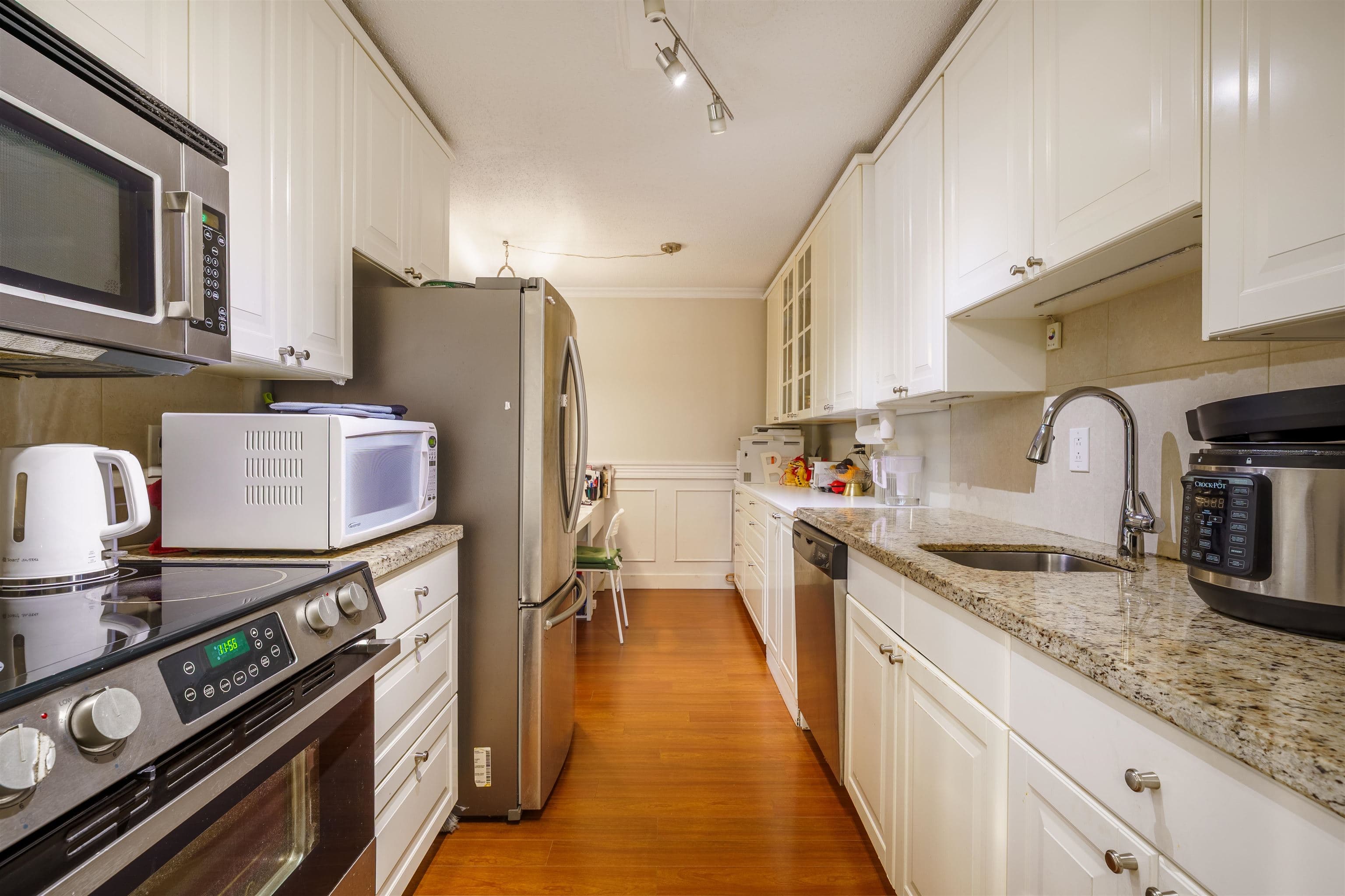 304 - 327 W 2nd Street, North Vancouver, V7M 1E2 — photo 4