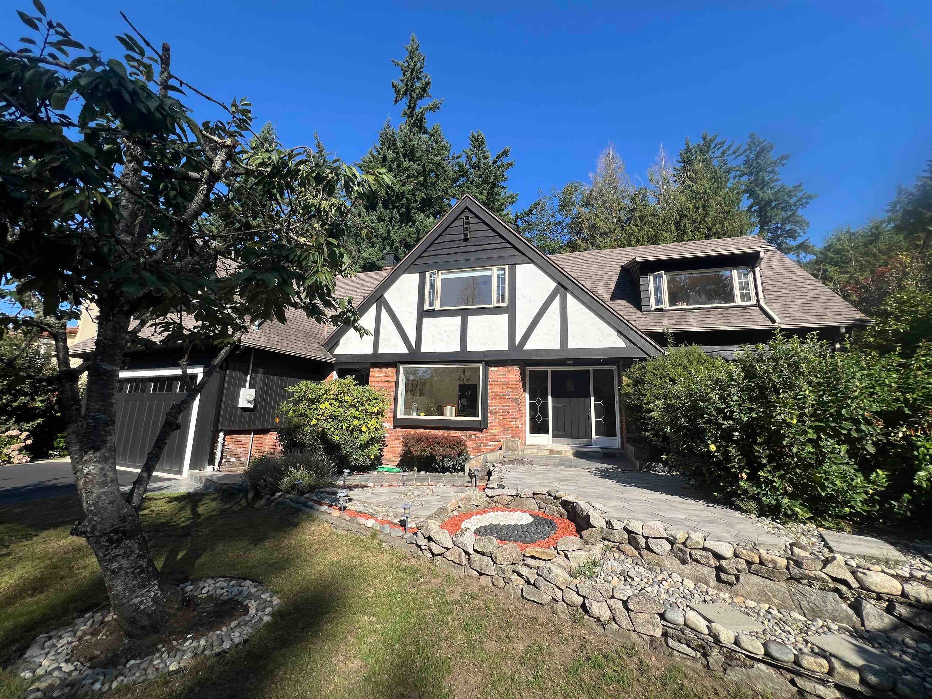 3791 Southridge Avenue, West Vancouver, V7V 3H9 — photo 2
