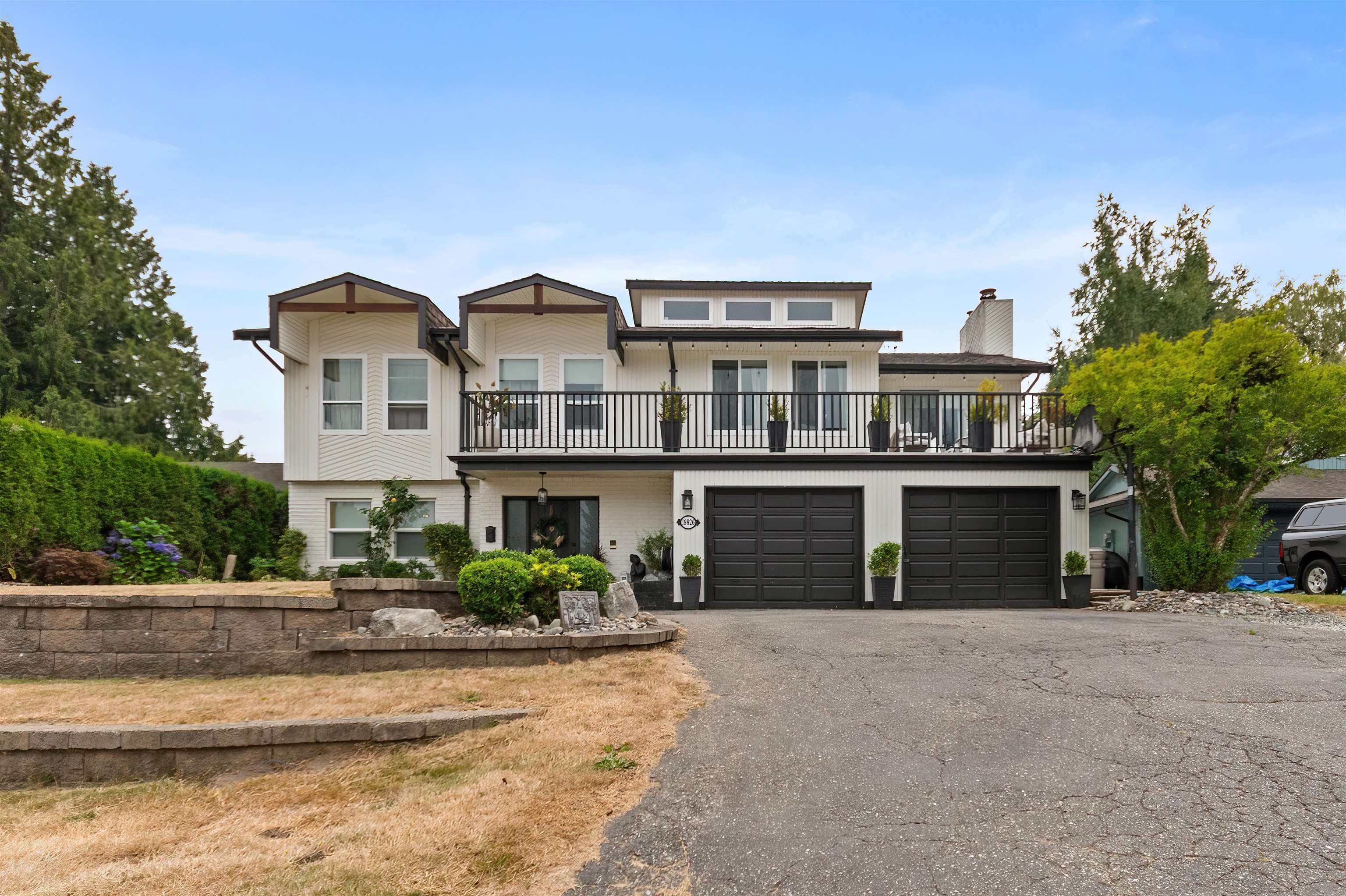 19826 48a Avenue, Langley, V3A 6Y2 — photo 1