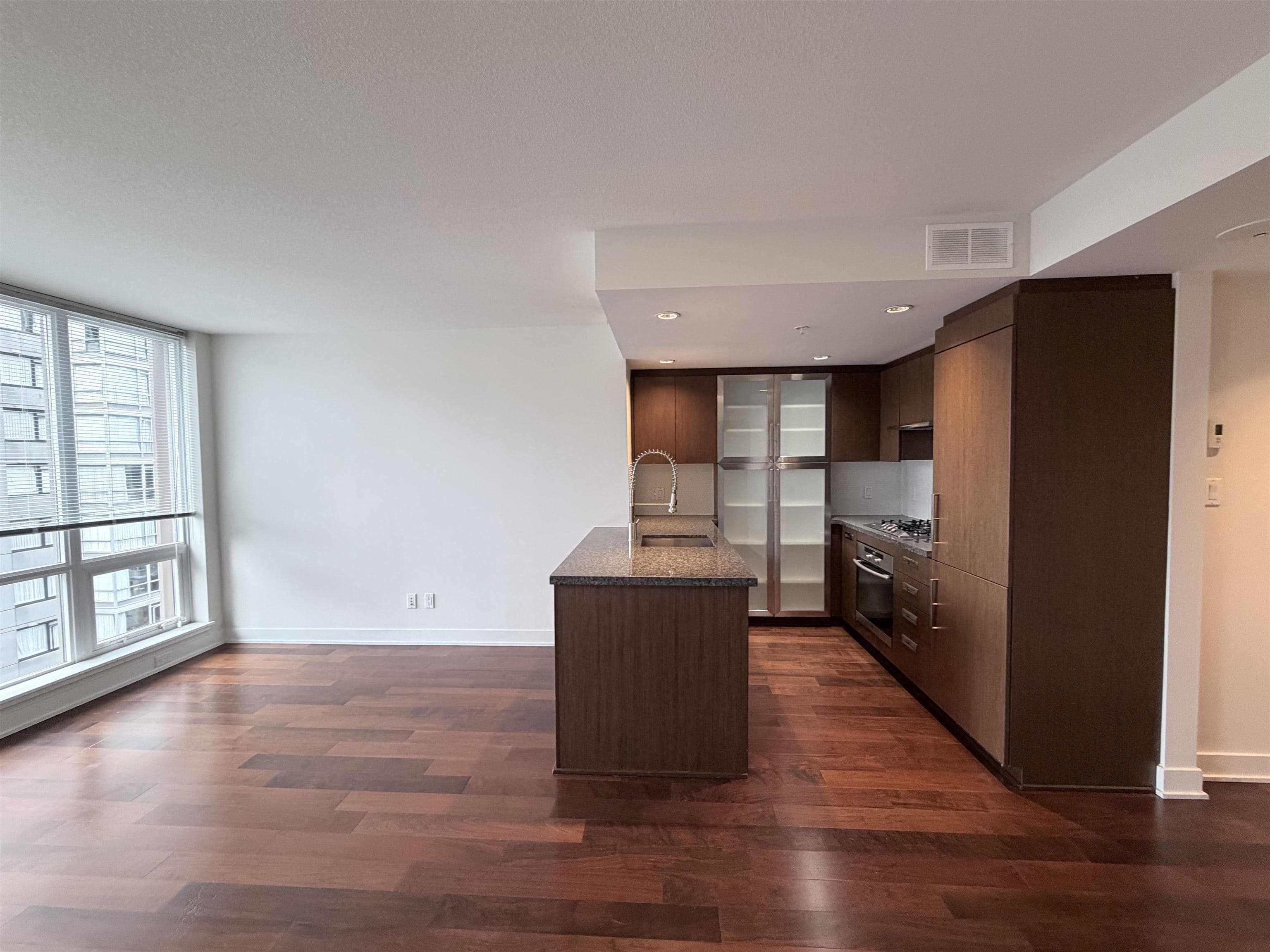 15xx - 1055 Richards Street, Vancouver, V6B 0C2 — photo 2