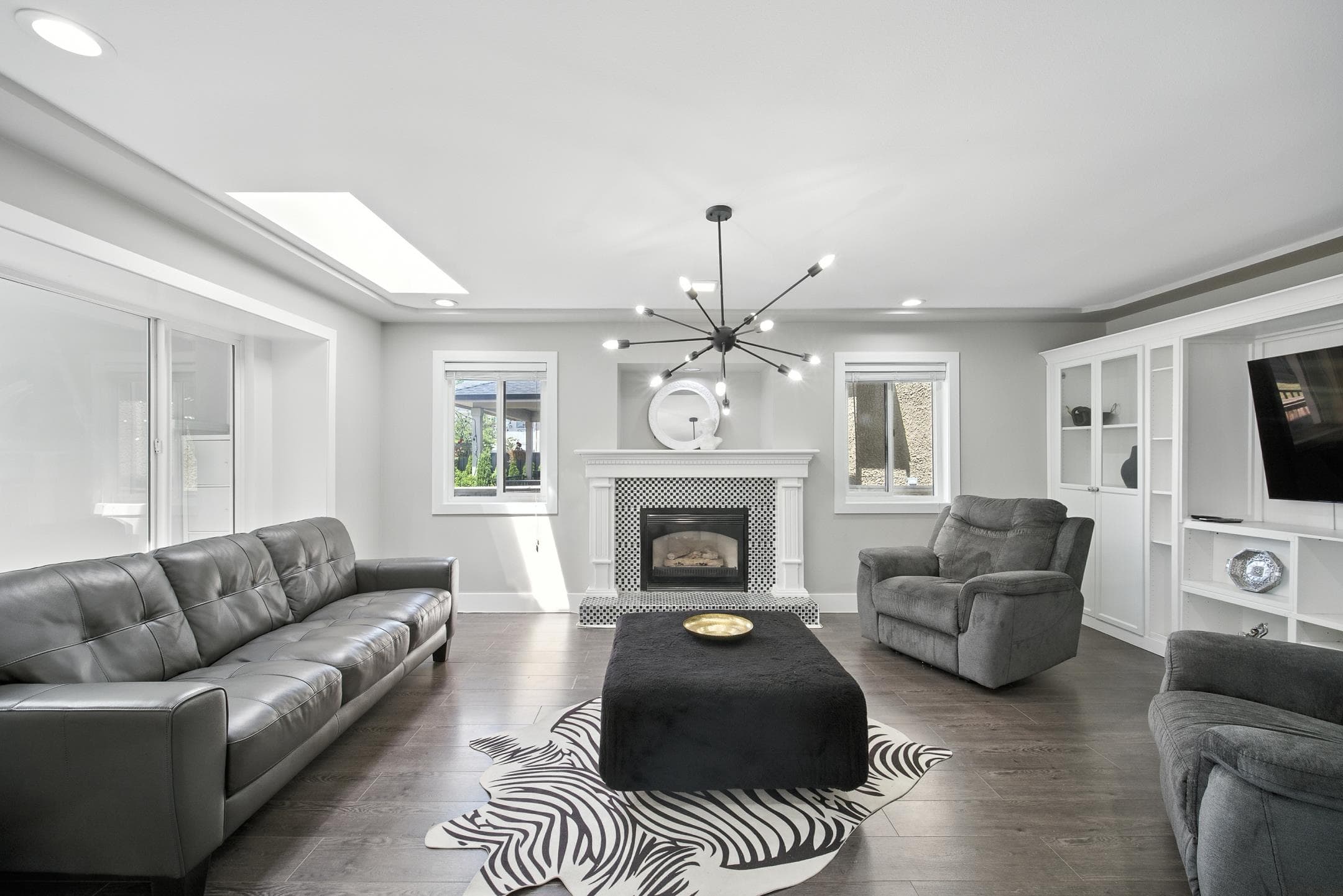 7563 1st Street, Burnaby, V3N 3T3 — photo 2