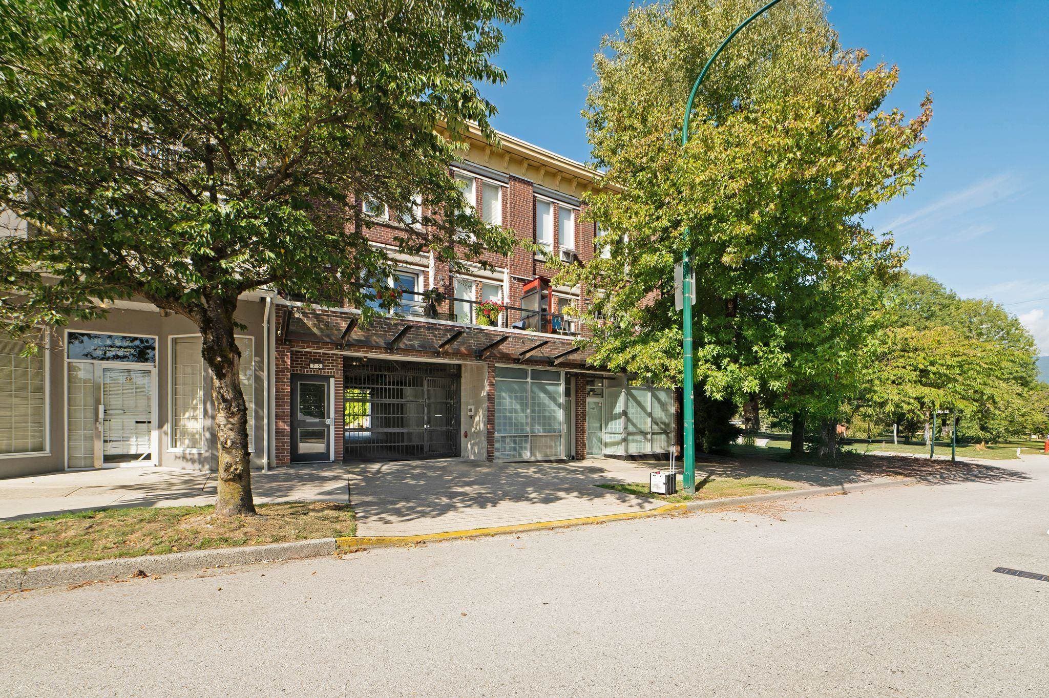 201 - 75 N Renfrew Street, Vancouver, V5K 3N6 — photo 2