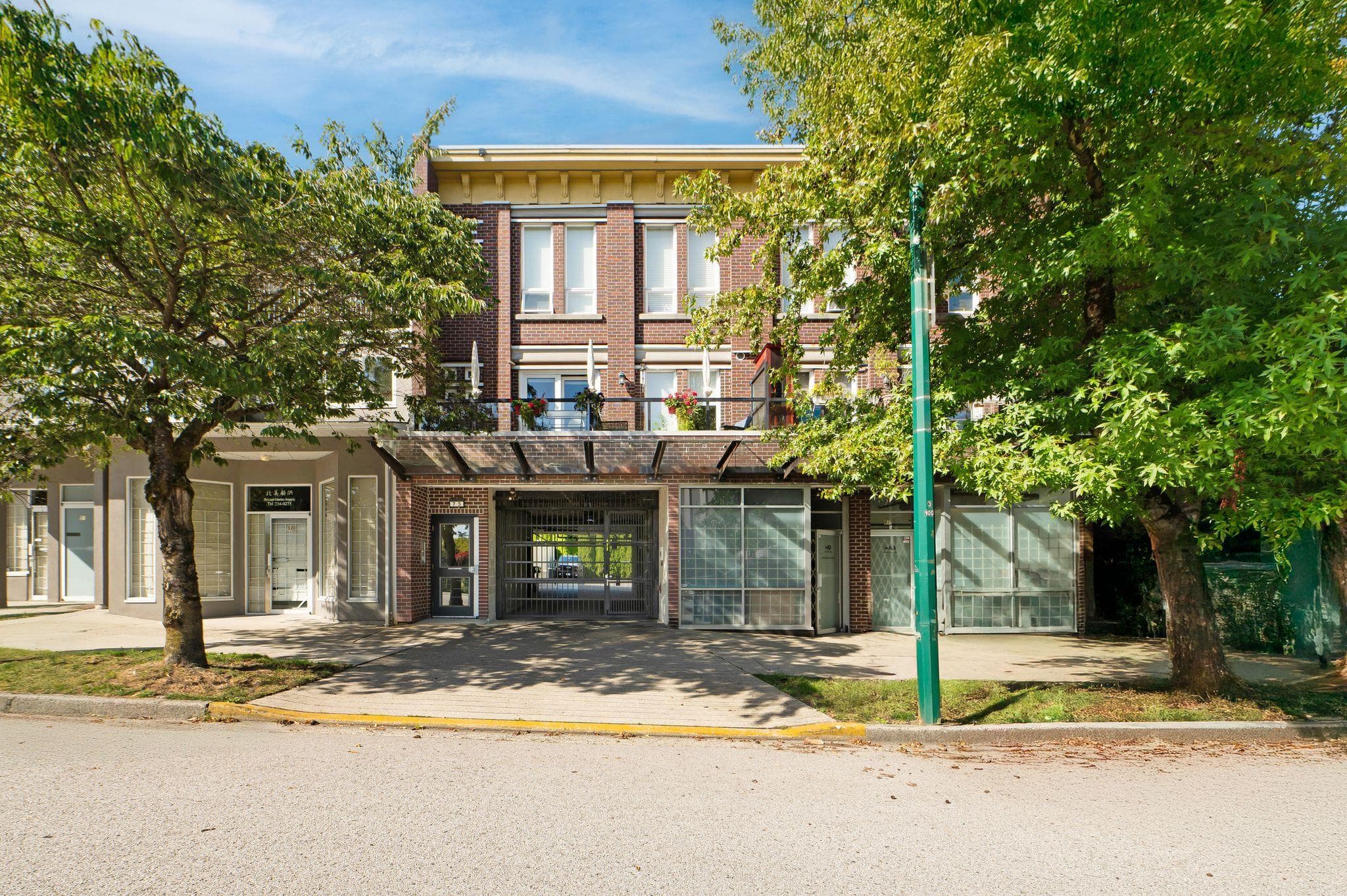 201 - 75 N Renfrew Street, Vancouver, V5K 3N6 — photo 1