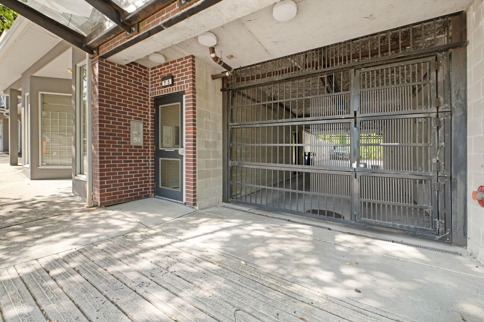 201 - 75 N Renfrew Street, Vancouver, V5K 3N6 — photo 4