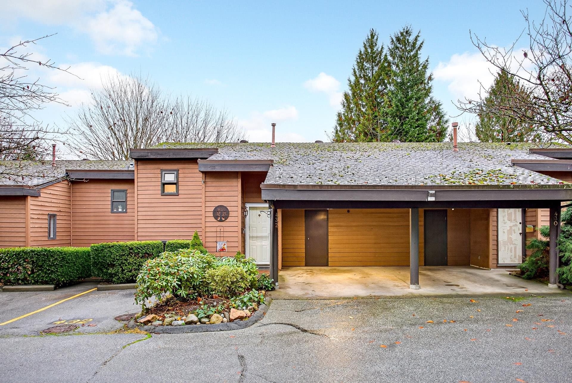 432 Cardiff Way, Port Moody, V3H 3T1 — photo 2