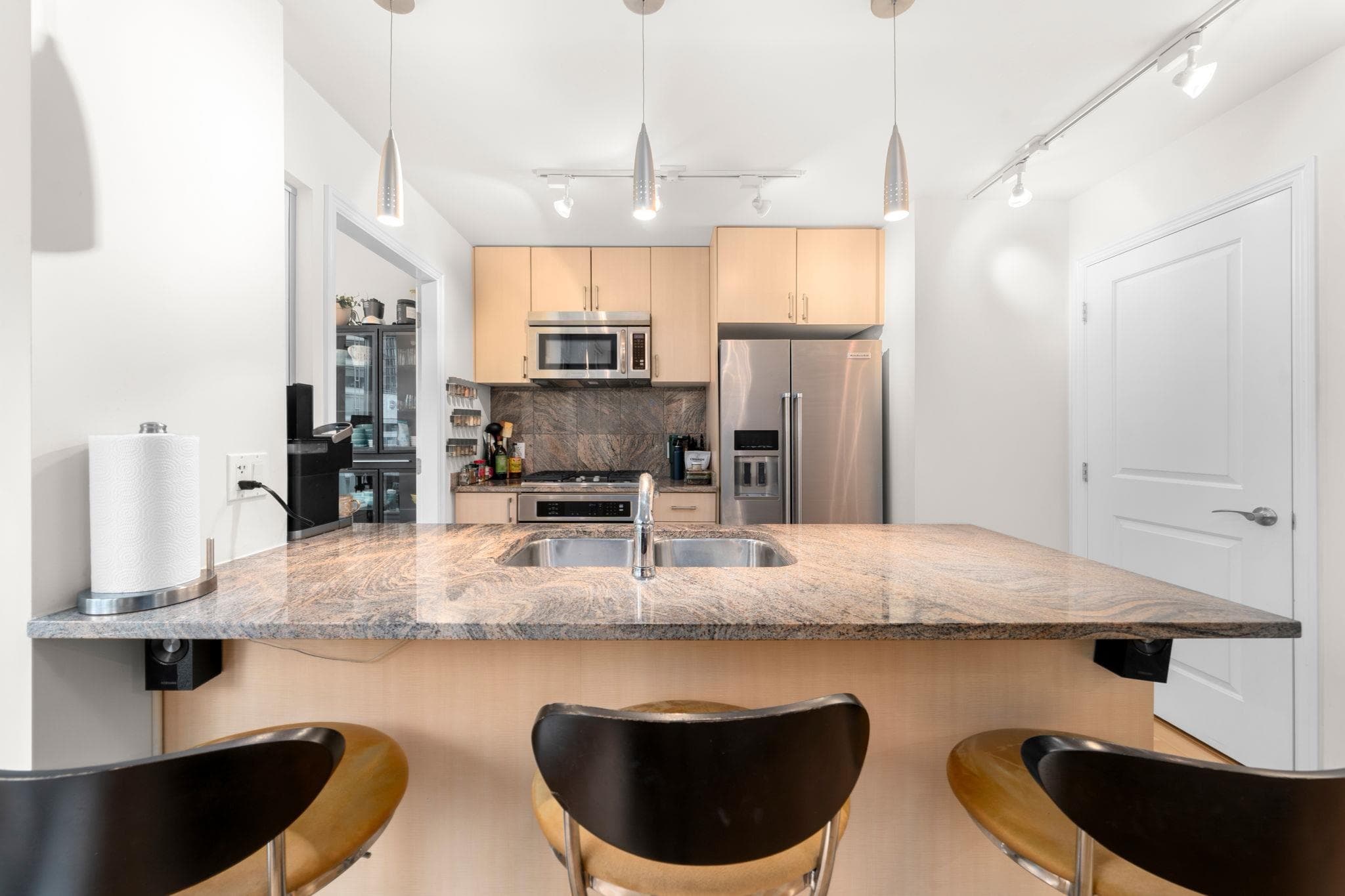 1101 - 1211 Melville Street, Vancouver, V6E 0A7 — photo 2