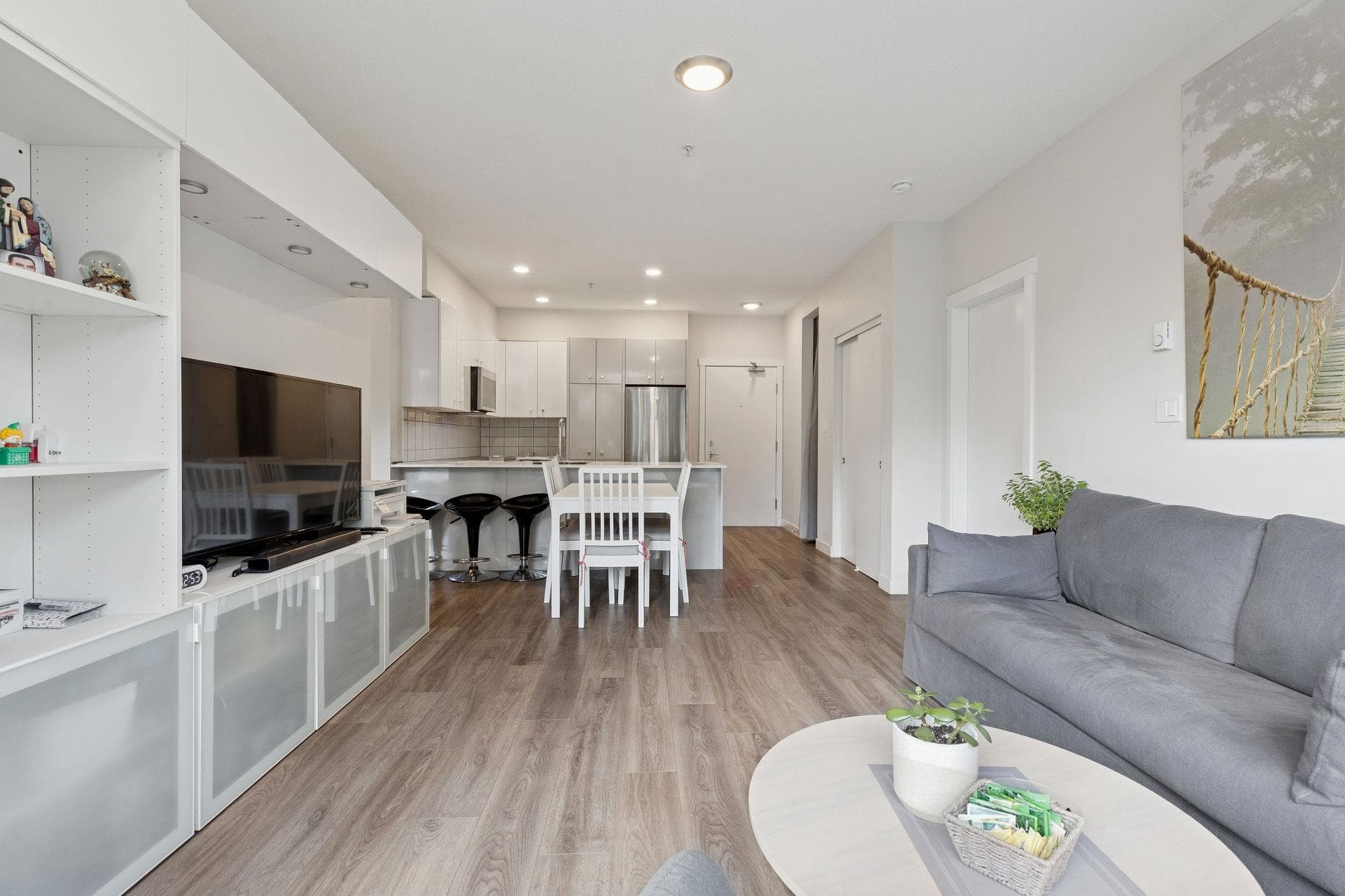 124 - 10838 Whalley Boulevard, Surrey, V3R 0G8 — photo 4