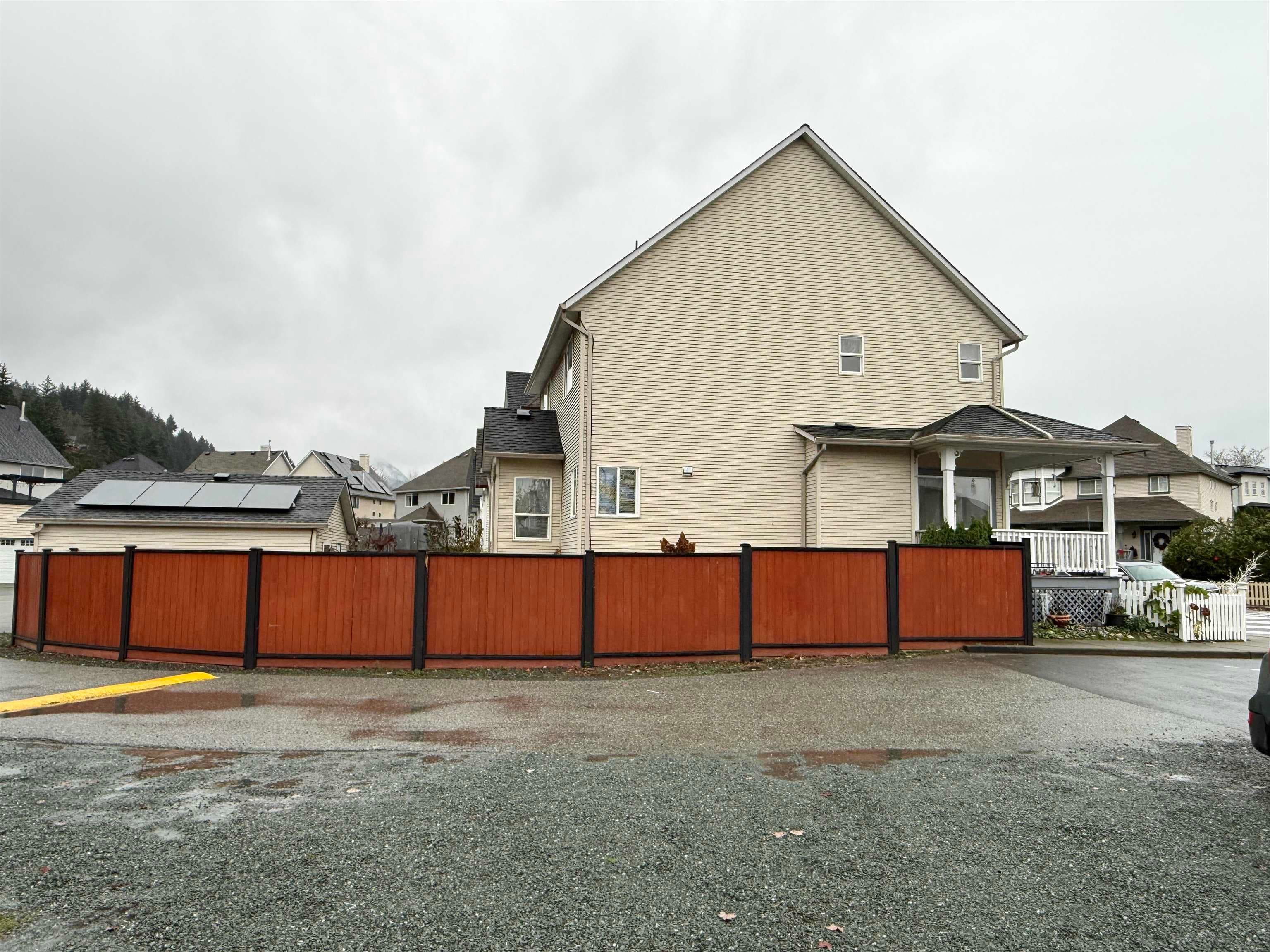 46442 Chester Drive, Chilliwack, V2R 5N4 — photo 4