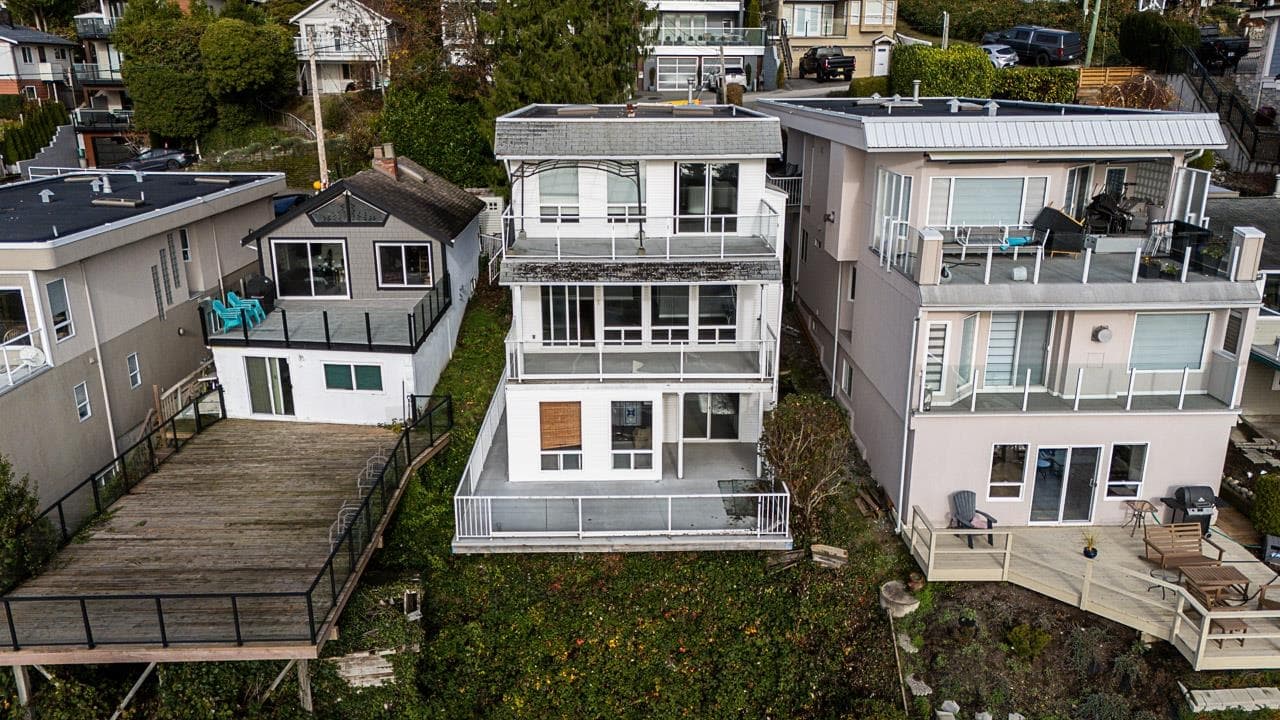 14768 Mcdonald Avenue, White Rock, V4B 2C8 — photo 3