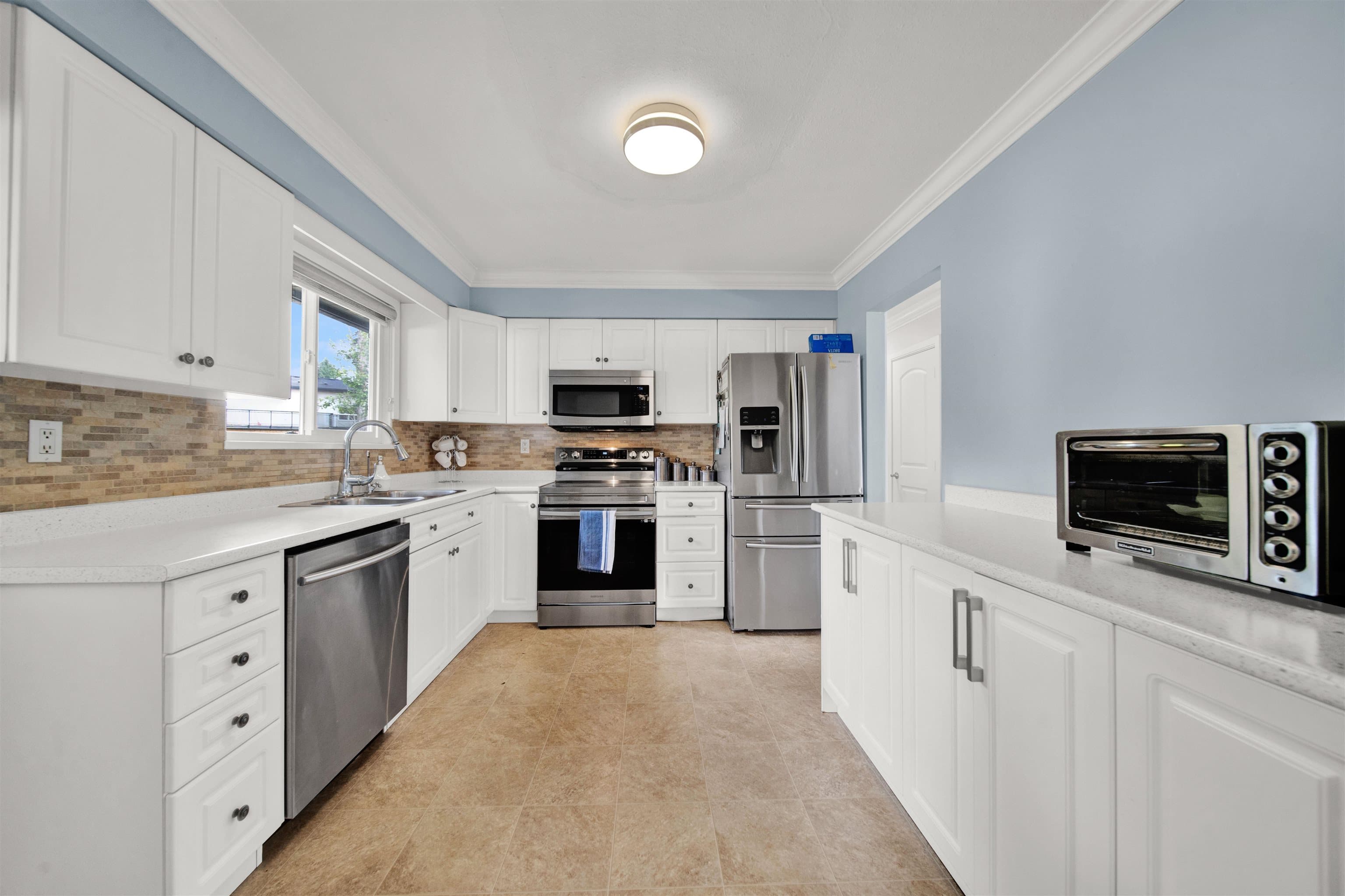 9088 146a Street, Surrey, V3R 6X7 — photo 5