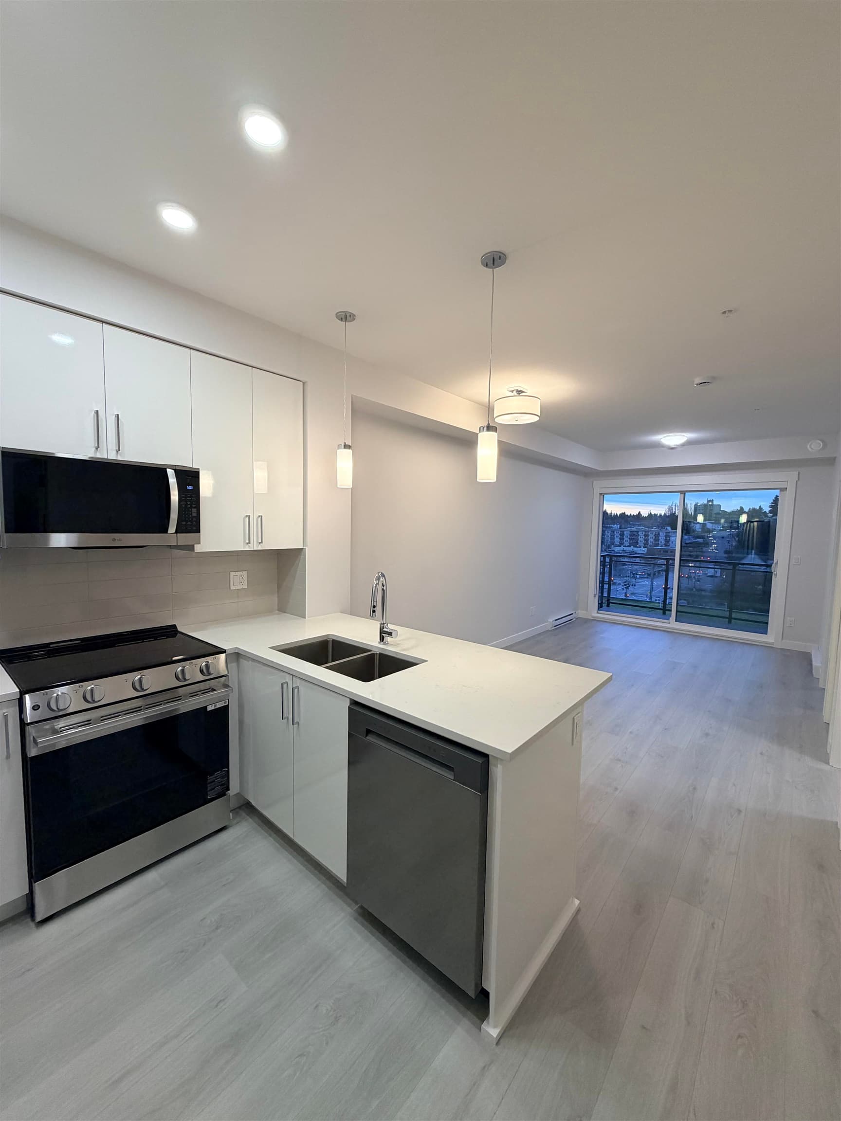 420 - 33886 Pine Street, Abbotsford, V2S 0N9 — photo 4