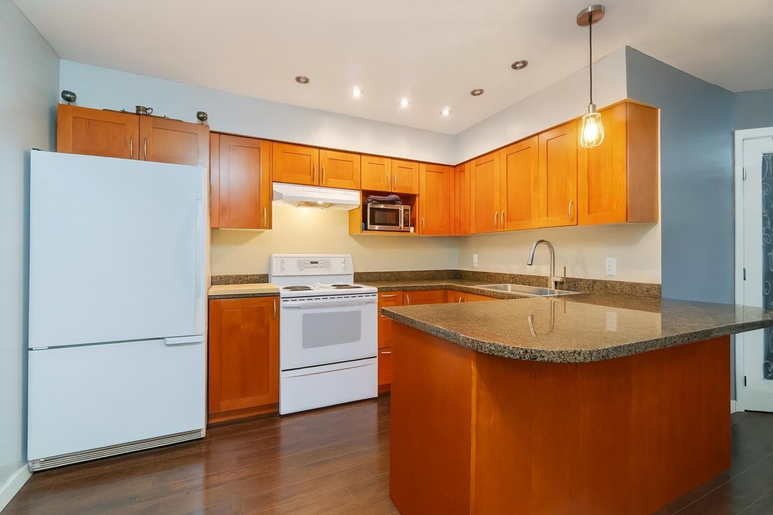 6 - 310 Highland Way, Port Moody
