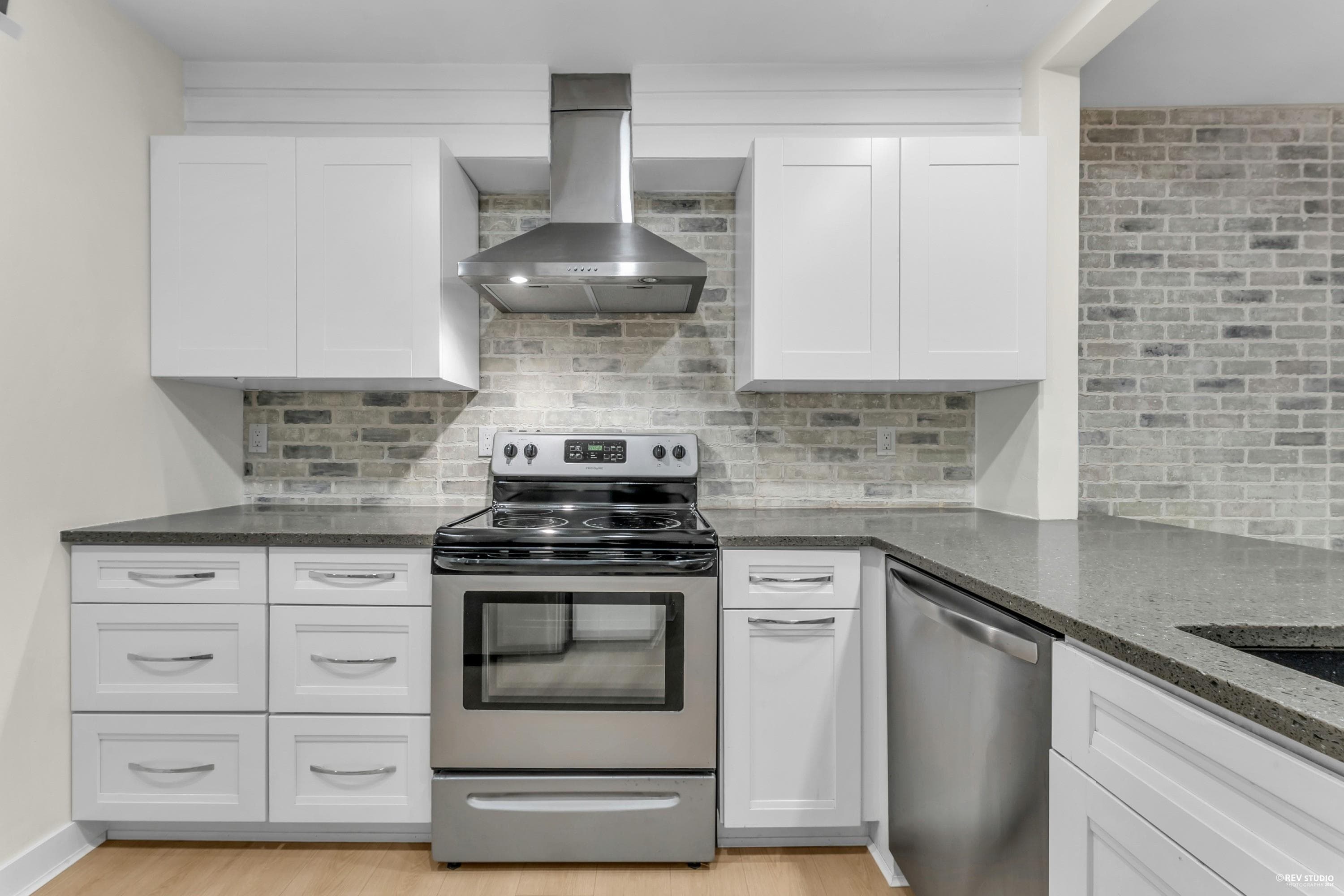 110 - 15282 19 Avenue, Surrey, V4A 1X6 — photo 4