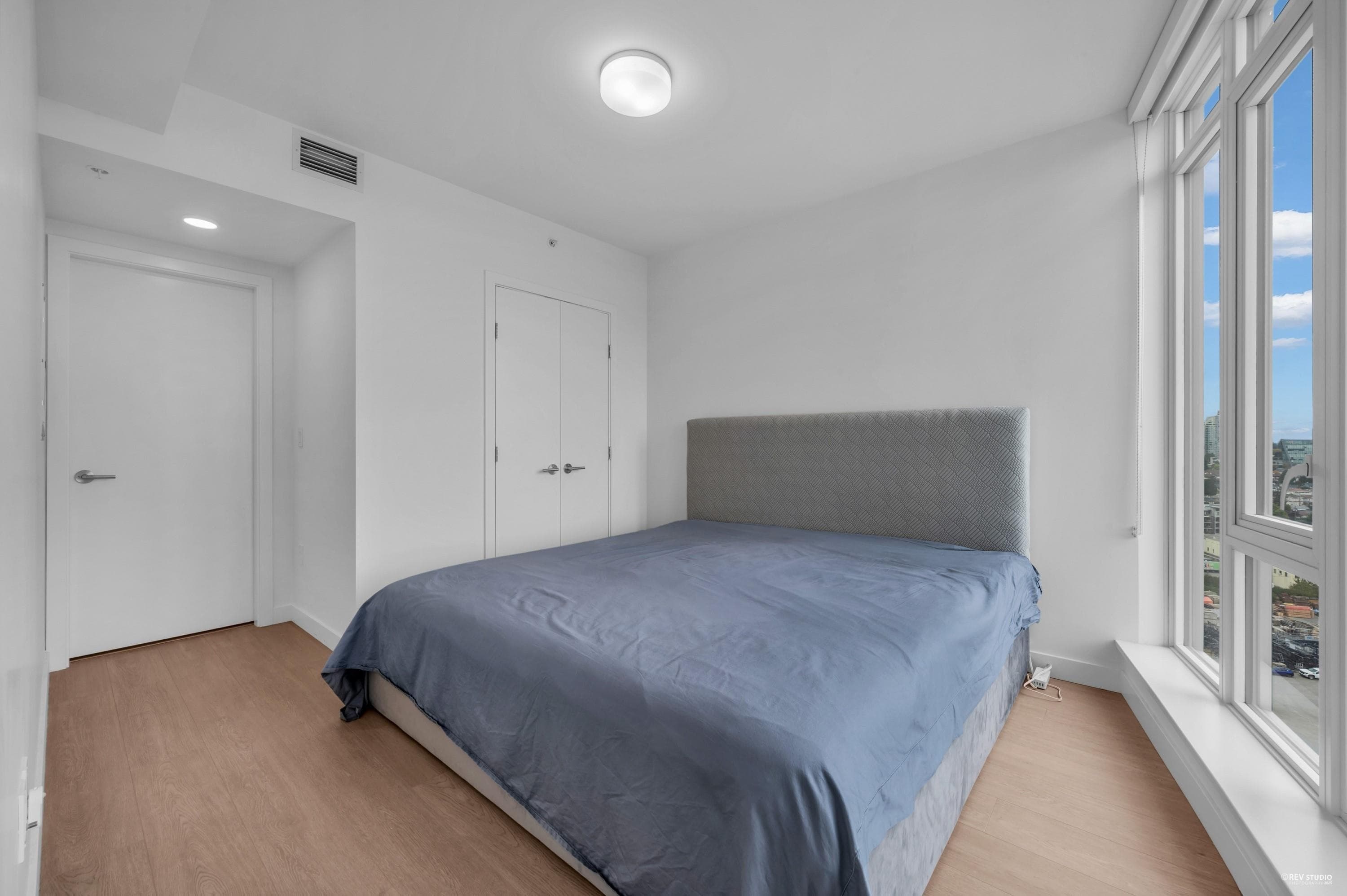 1607 - 7769 Park Crescent, Burnaby, V3N 0J7 — photo 3