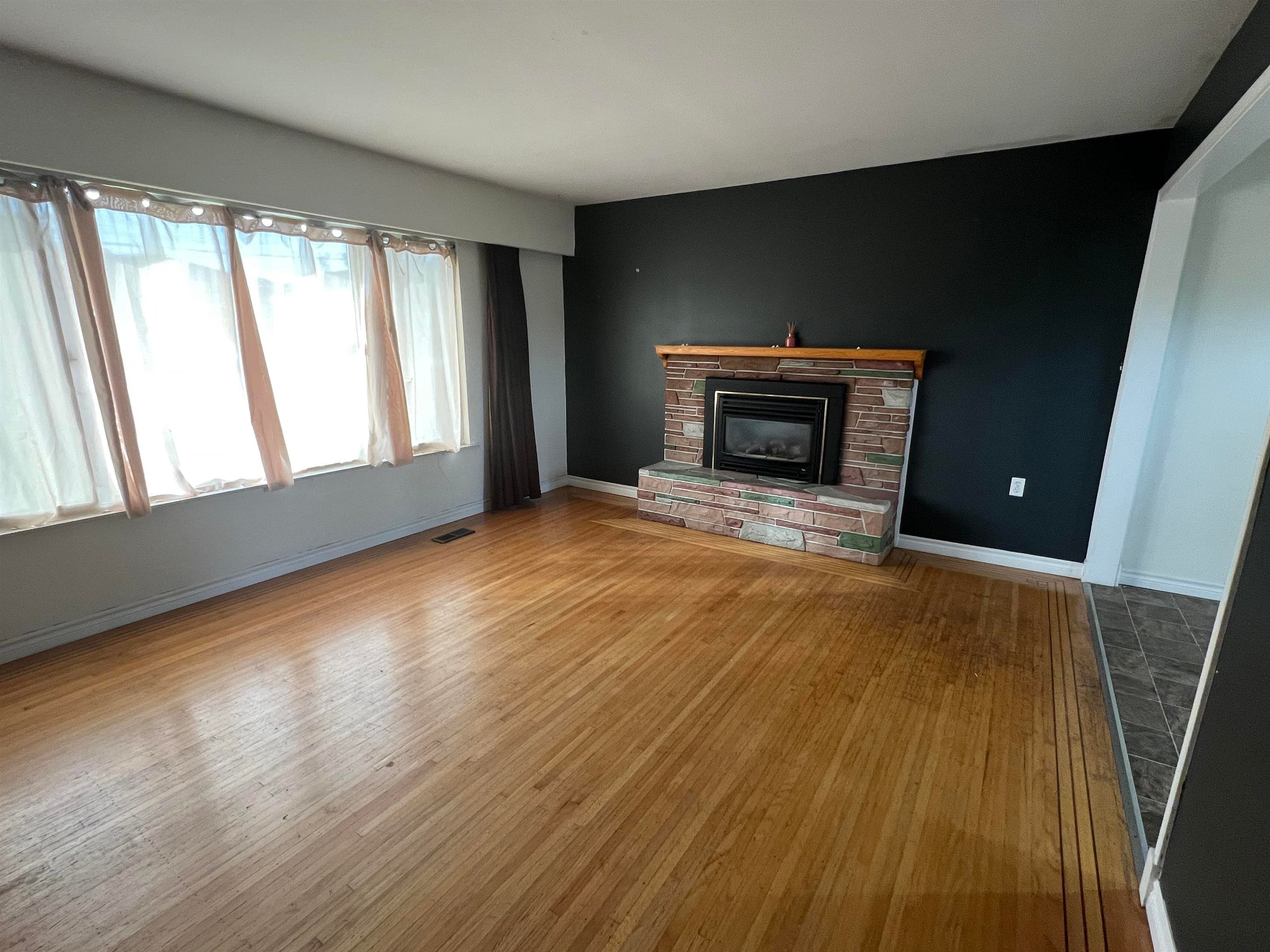 217 Pembina Street, New Westminster, V3M 5J3 — photo 2
