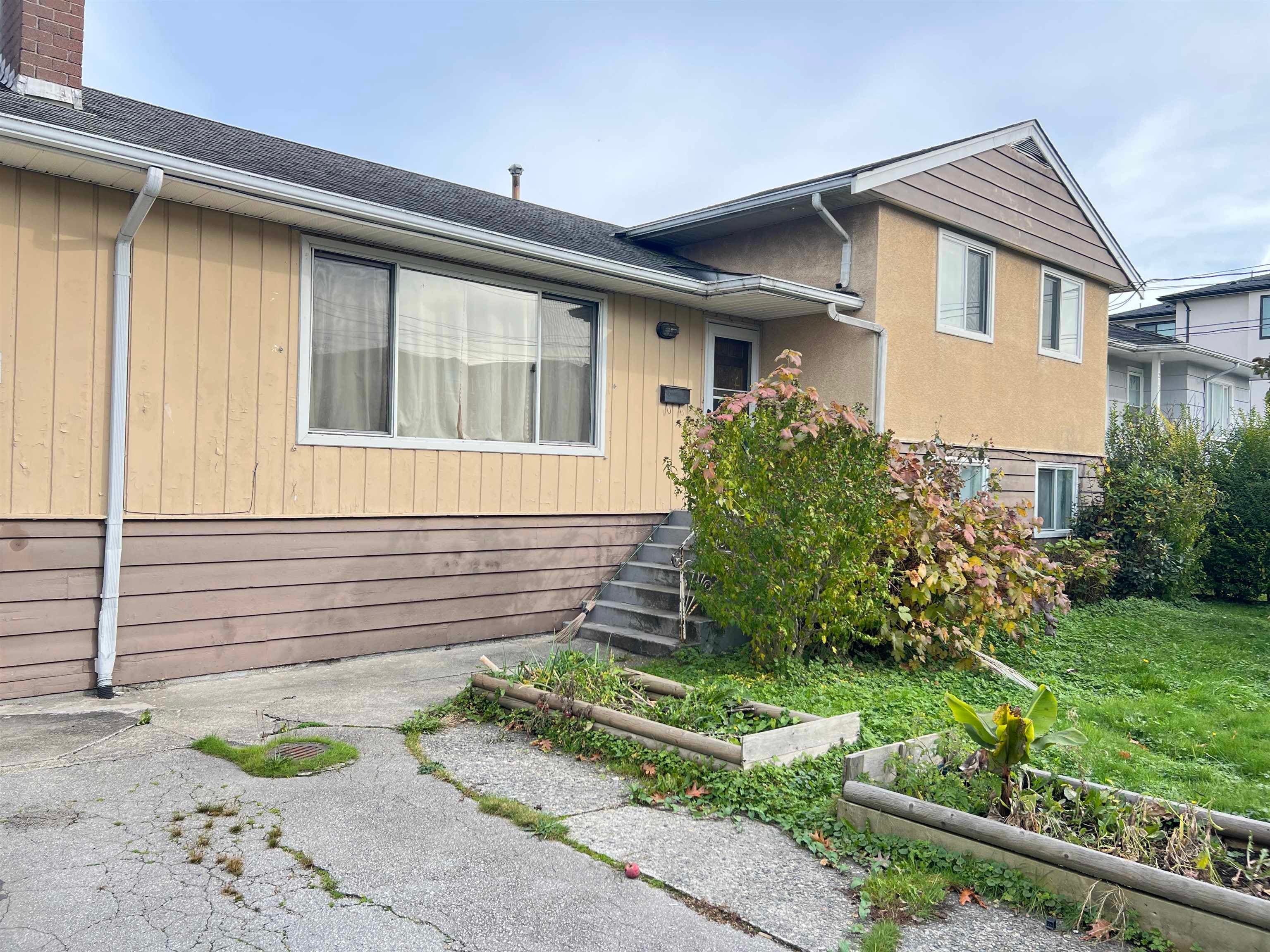 217 Pembina Street, New Westminster, V3M 5J3 — photo 1