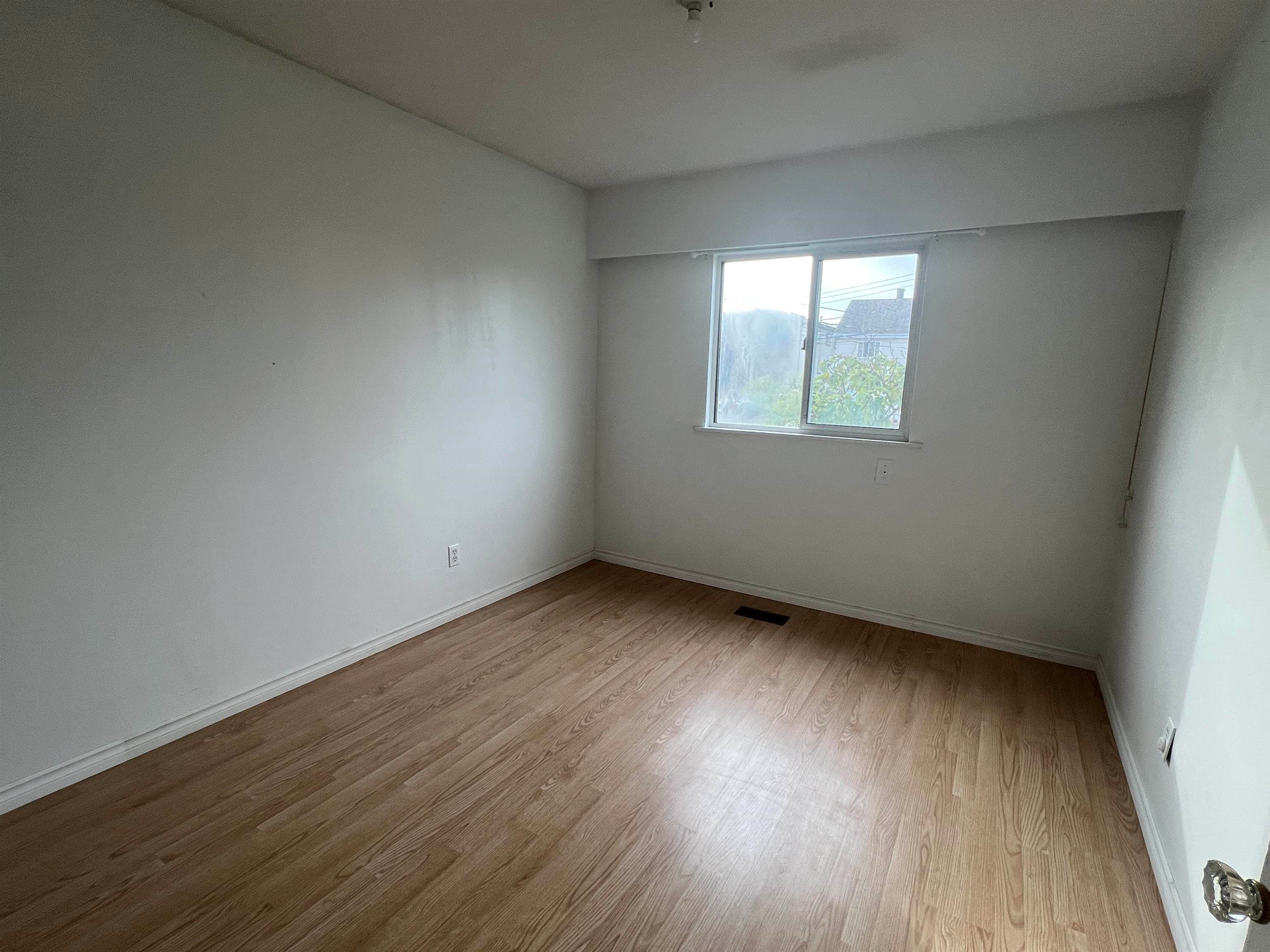 217 Pembina Street, New Westminster, V3M 5J3 — photo 5