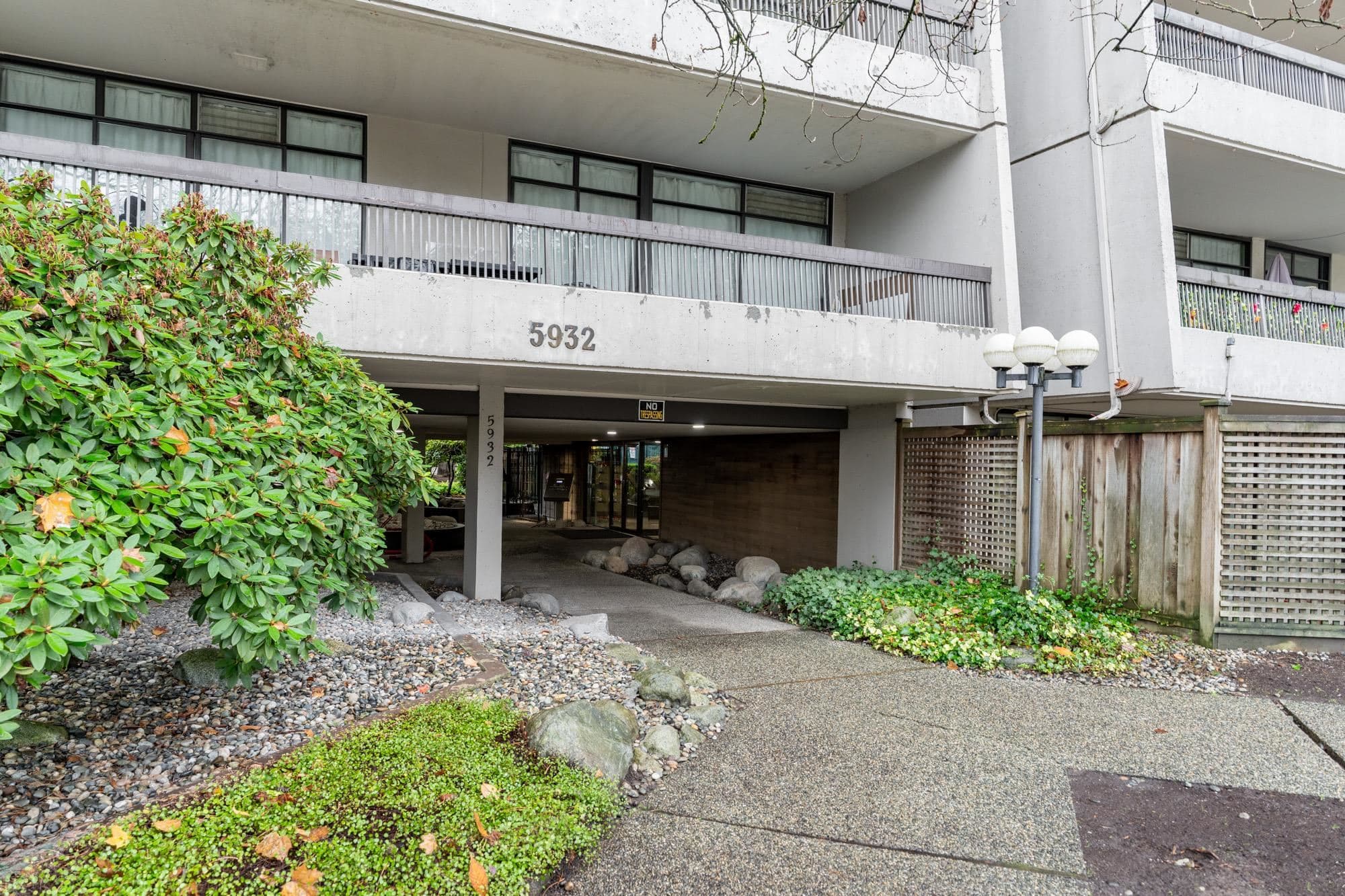 301 - 5932 Patterson Avenue, Burnaby, V5H 4B4 — photo 5