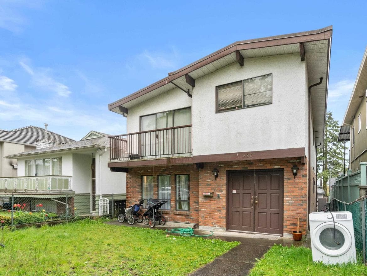 886 E 56th Avenue, Vancouver